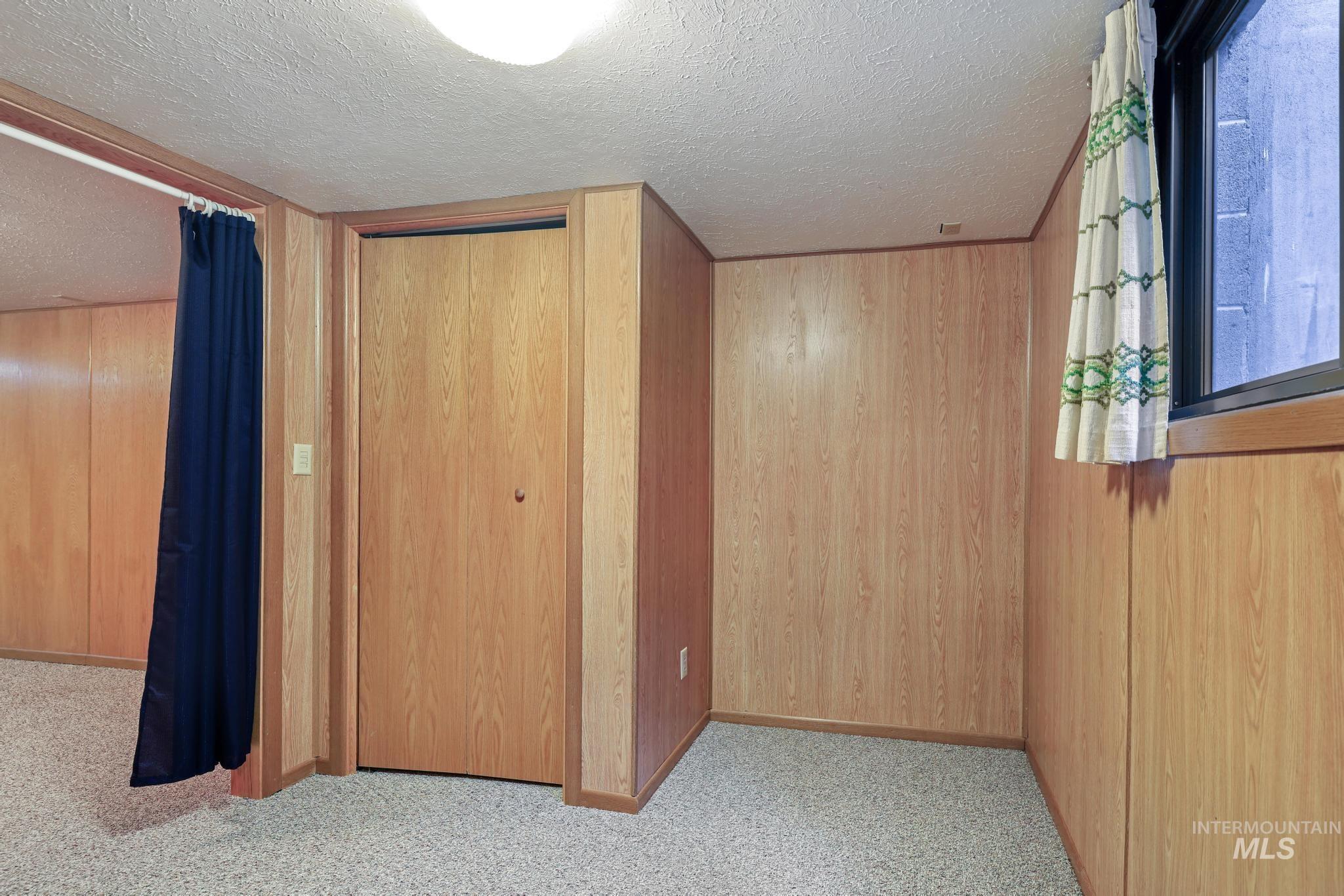 811 E Ave B, Jerome, Idaho 83338-6550, 5 Bedrooms, 2 Bathrooms, Residential For Sale, Price $350,000,MLS 98983692