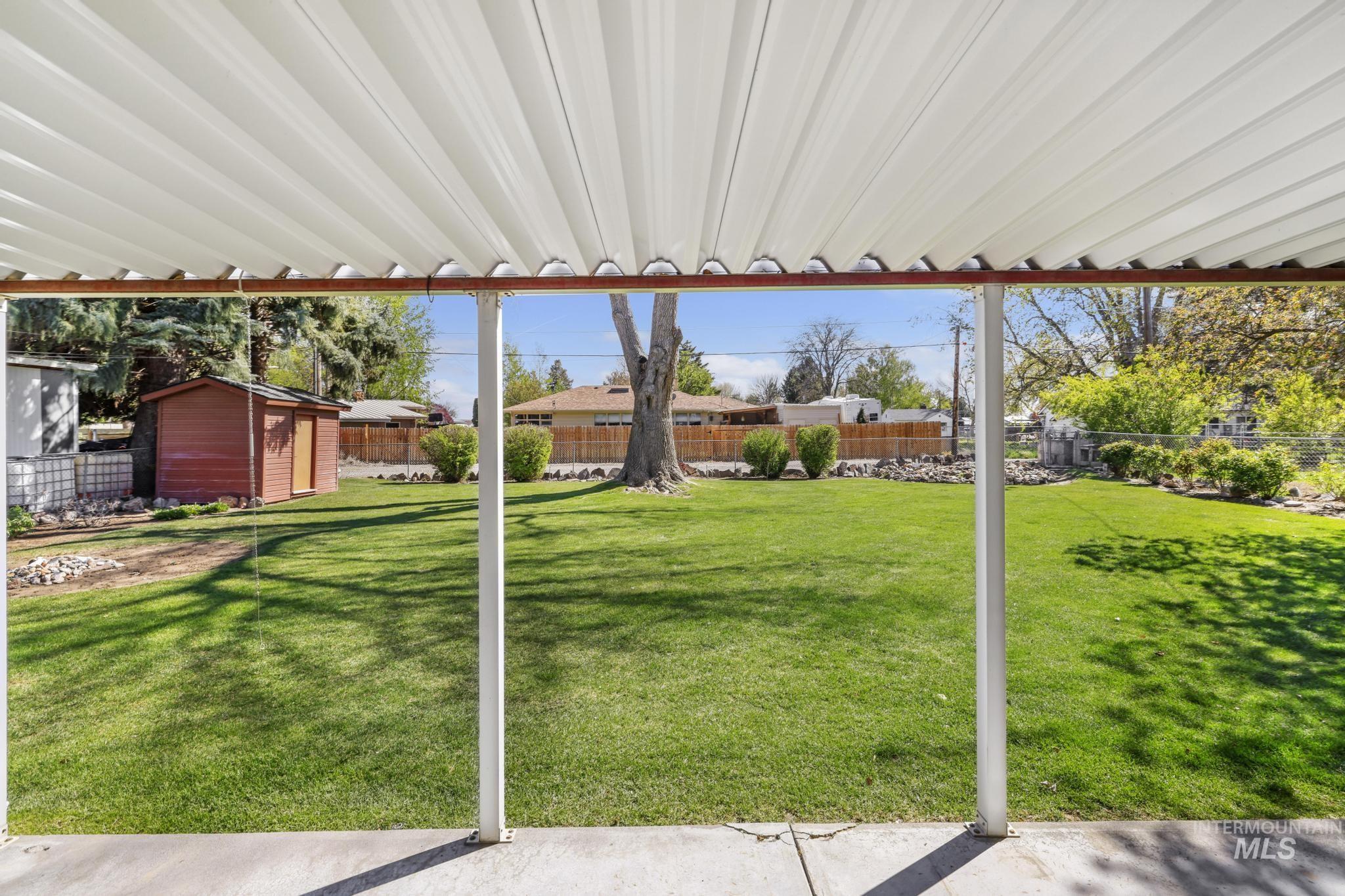 811 E Ave B, Jerome, Idaho 83338-6550, 5 Bedrooms, 2 Bathrooms, Residential For Sale, Price $350,000,MLS 98983692