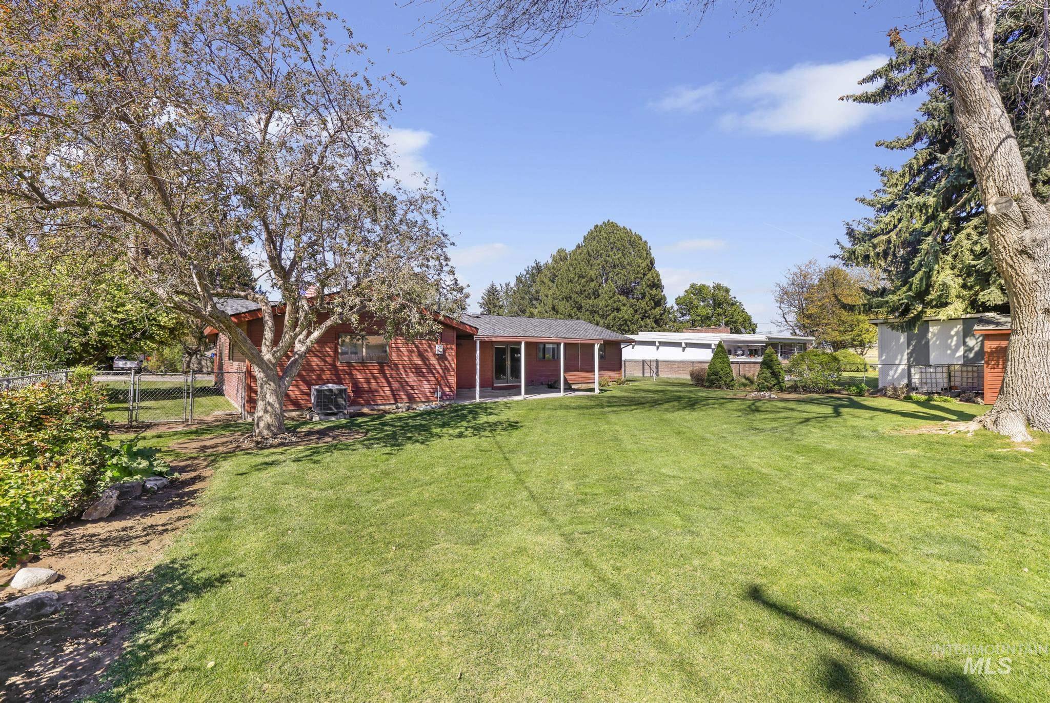 811 E Ave B, Jerome, Idaho 83338-6550, 5 Bedrooms, 2 Bathrooms, Residential For Sale, Price $350,000,MLS 98983692