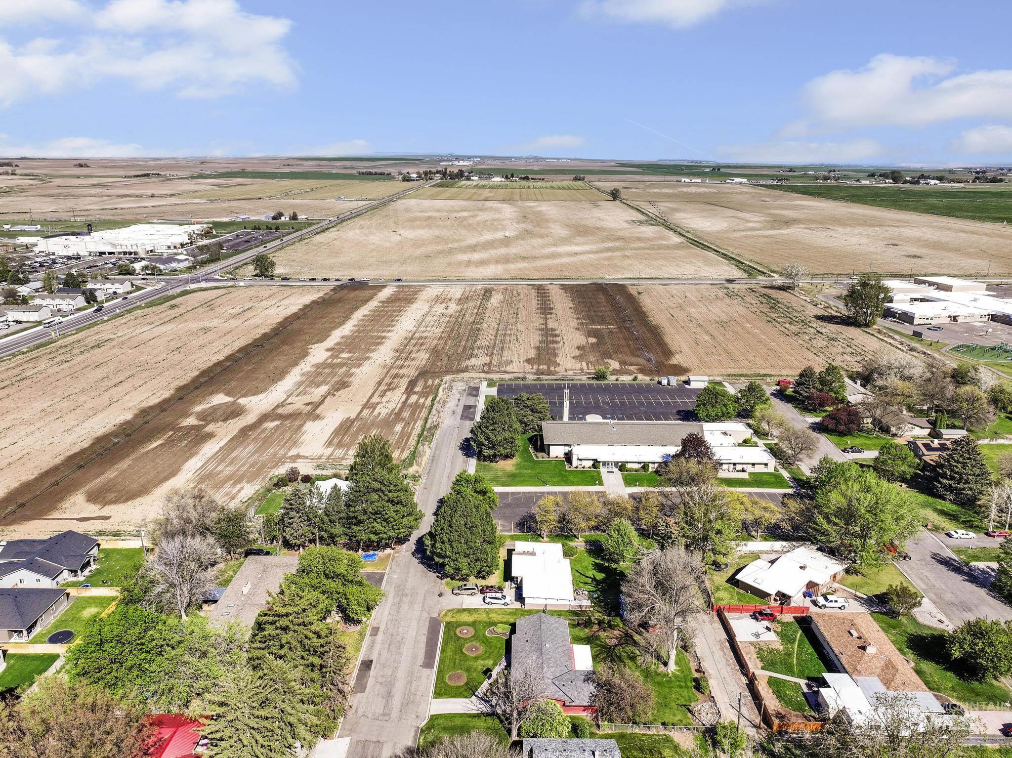 811 E Ave B, Jerome, Idaho 83338-6550, 5 Bedrooms, 2 Bathrooms, Residential For Sale, Price $350,000,MLS 98983692