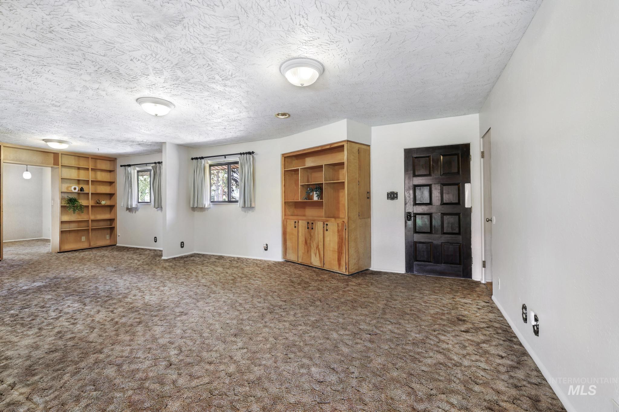 811 E Ave B, Jerome, Idaho 83338-6550, 5 Bedrooms, 2 Bathrooms, Residential For Sale, Price $350,000,MLS 98983692