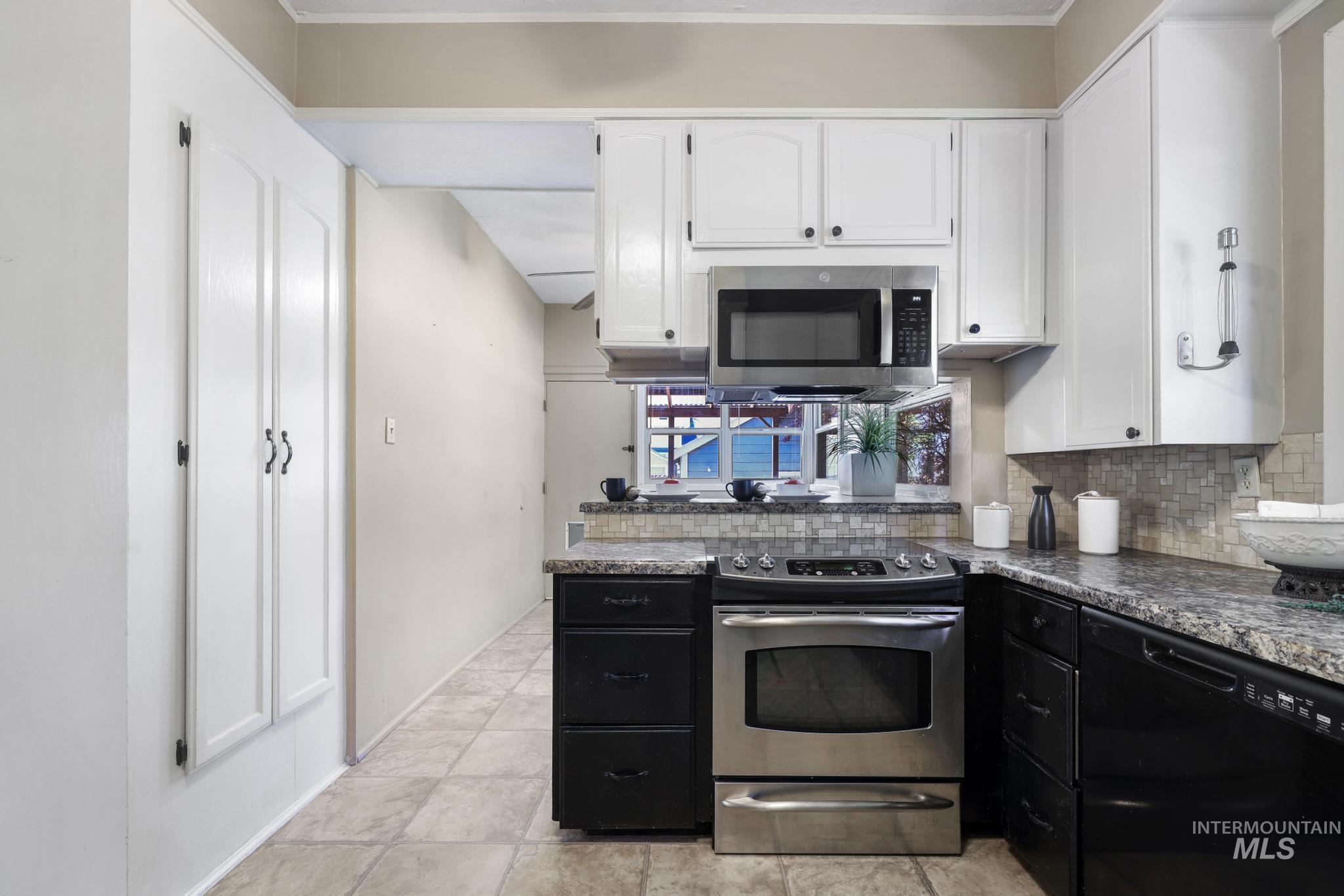 145 9th Ave N, Twin Falls, Idaho 83301, 4 Bedrooms, 2 Bathrooms, Residential For Sale, Price $350,000,MLS 98983696