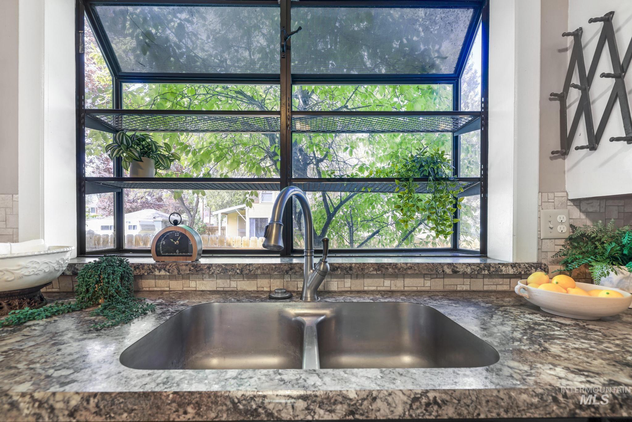 145 9th Ave N, Twin Falls, Idaho 83301, 4 Bedrooms, 2 Bathrooms, Residential For Sale, Price $350,000,MLS 98983696