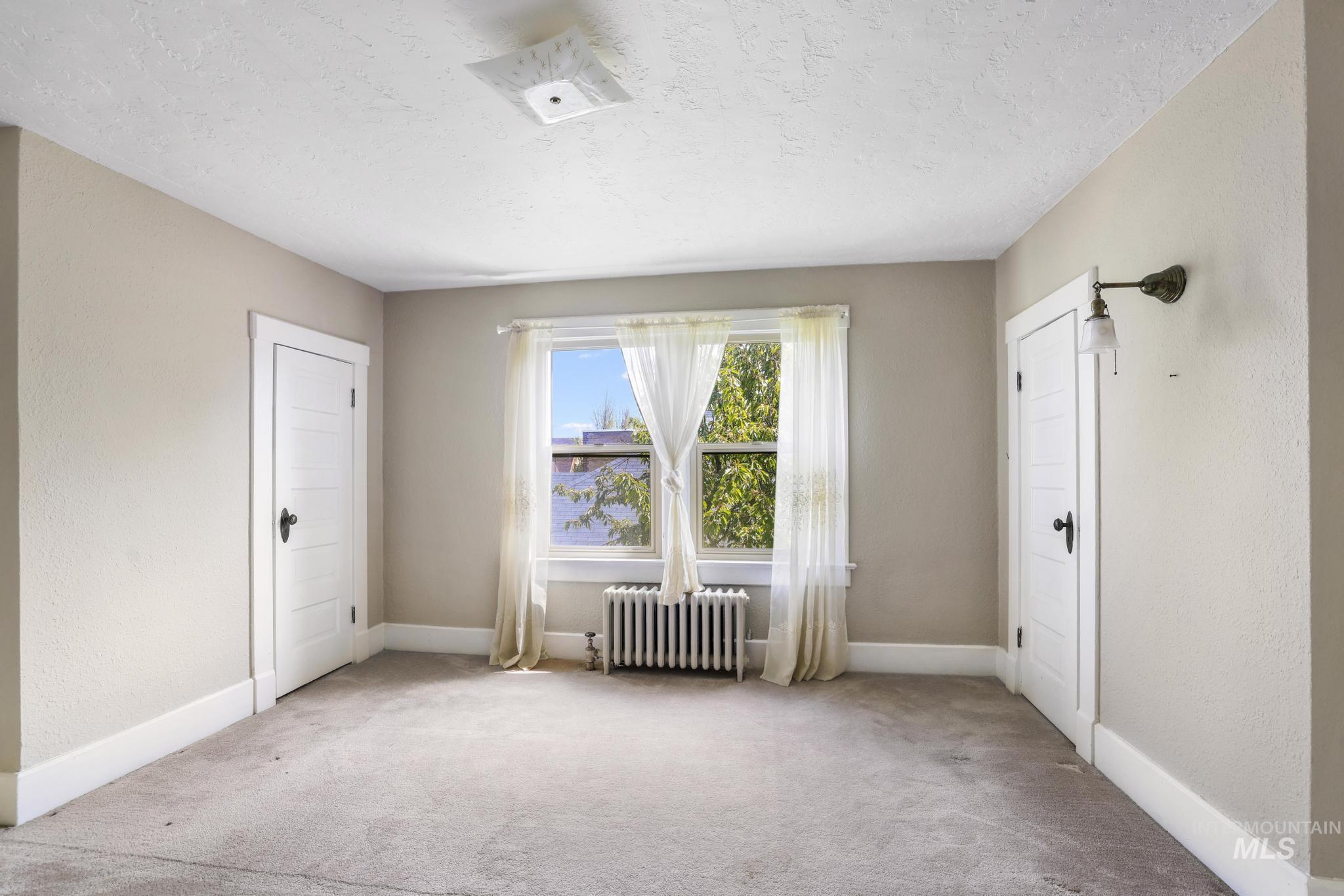 145 9th Ave N, Twin Falls, Idaho 83301, 4 Bedrooms, 2 Bathrooms, Residential For Sale, Price $350,000,MLS 98983696