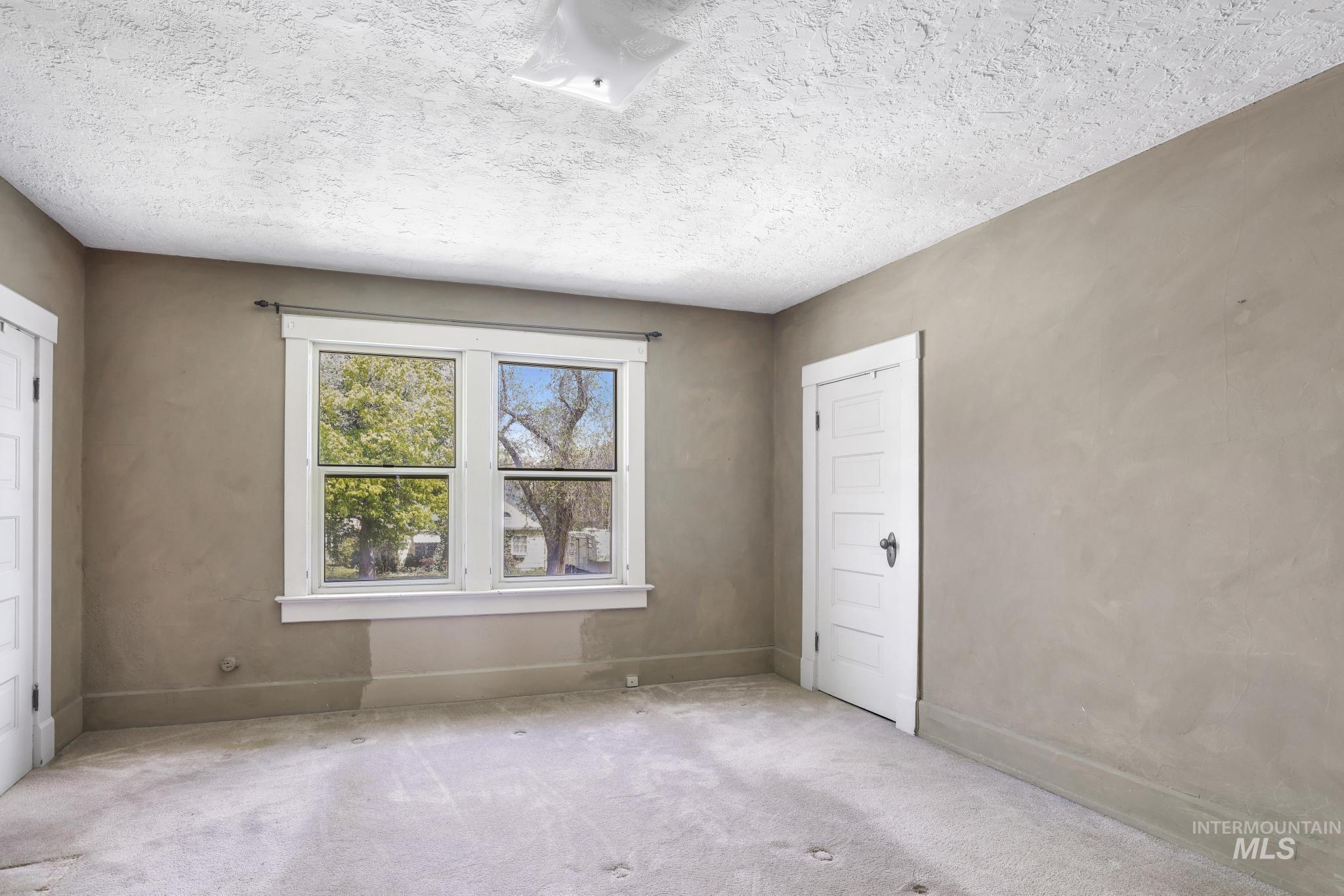 145 9th Ave N, Twin Falls, Idaho 83301, 4 Bedrooms, 2 Bathrooms, Residential For Sale, Price $350,000,MLS 98983696