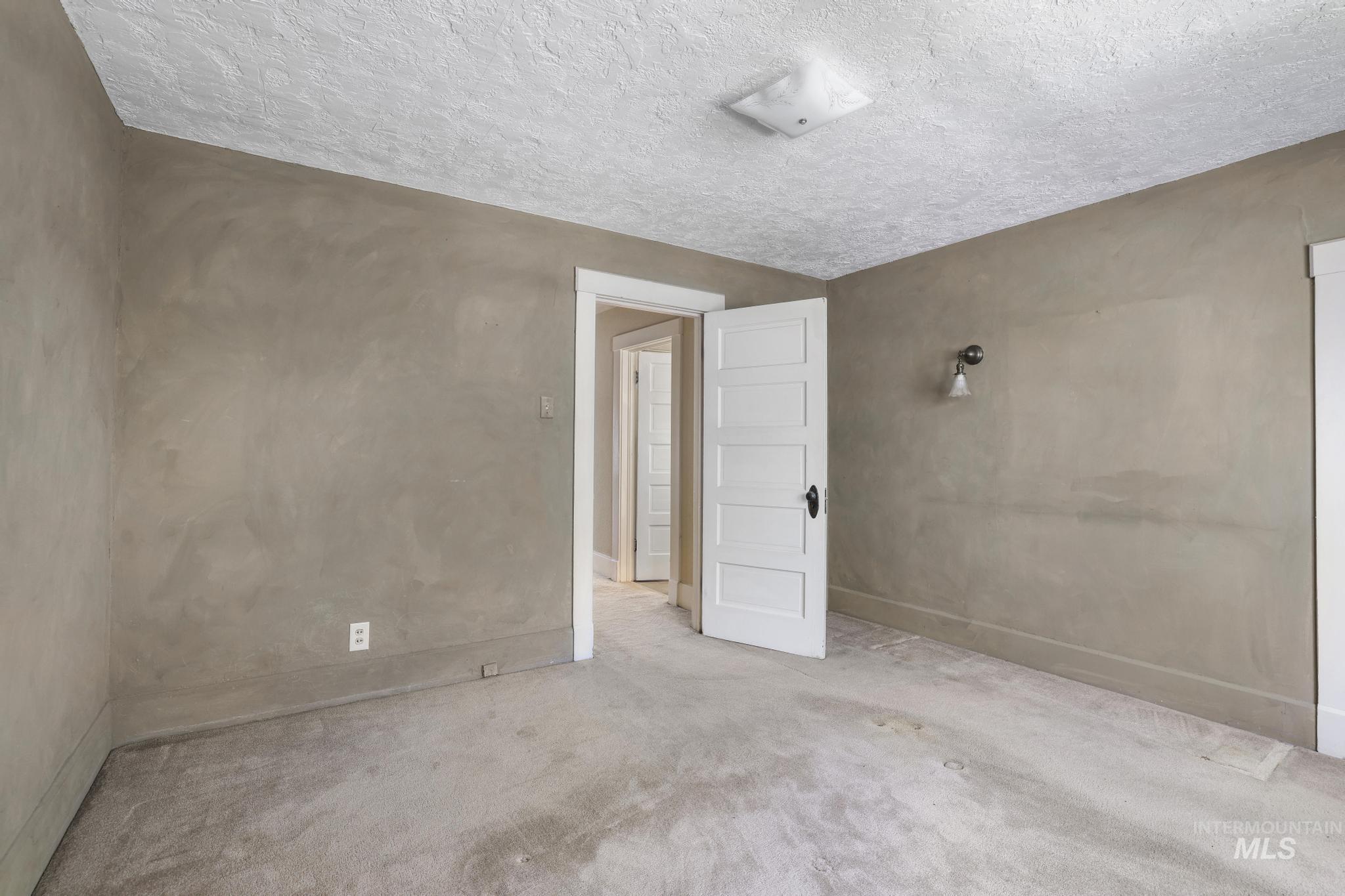 145 9th Ave N, Twin Falls, Idaho 83301, 4 Bedrooms, 2 Bathrooms, Residential For Sale, Price $350,000,MLS 98983696