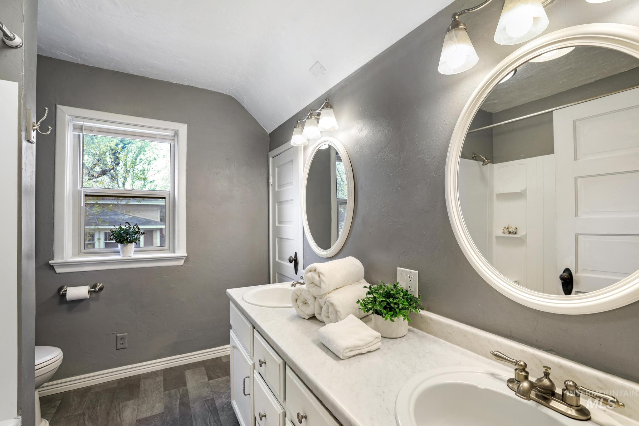 145 9th Ave N, Twin Falls, Idaho 83301, 4 Bedrooms, 2 Bathrooms, Residential For Sale, Price $350,000,MLS 98983696