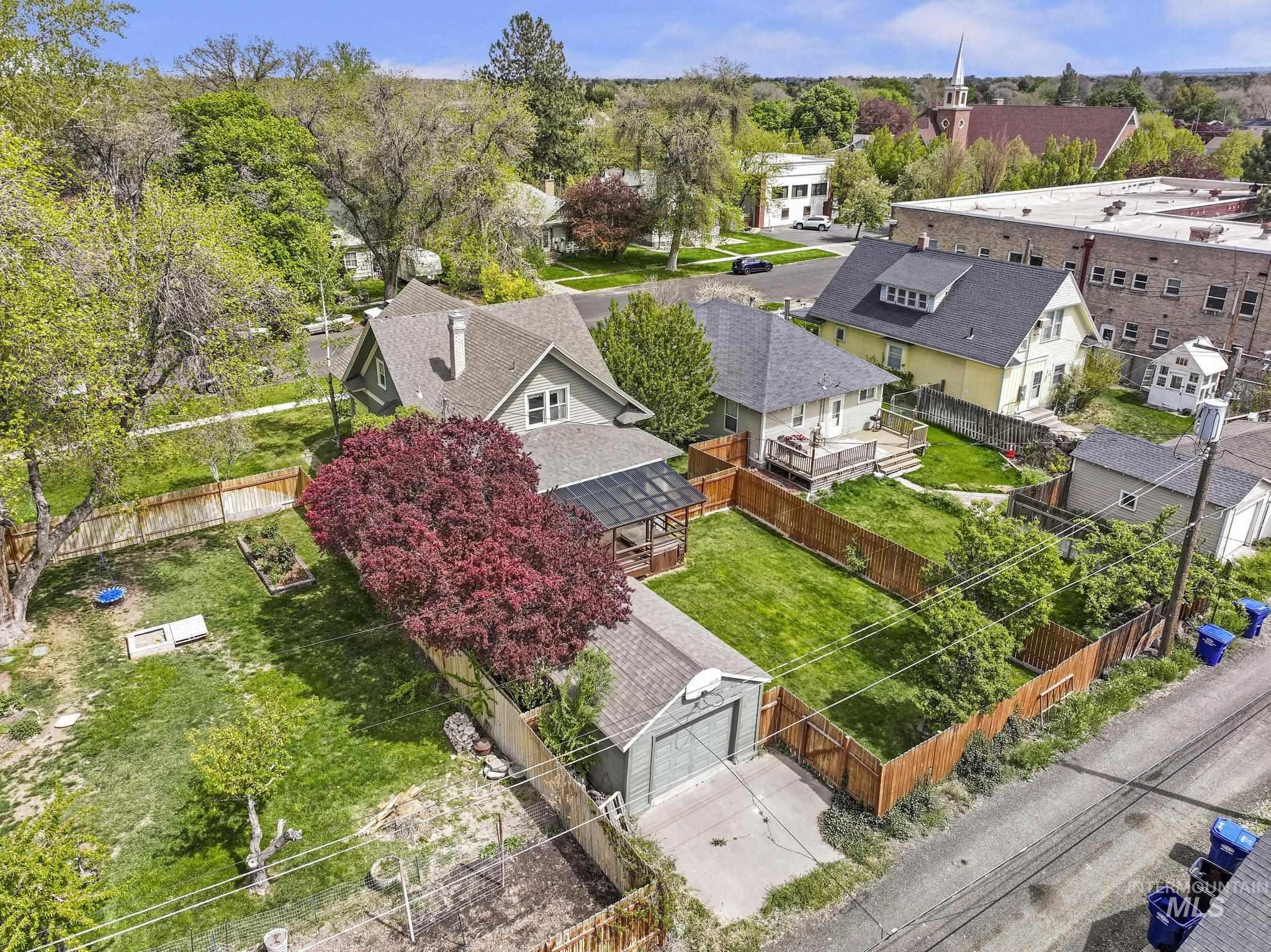 145 9th Ave N, Twin Falls, Idaho 83301, 4 Bedrooms, 2 Bathrooms, Residential For Sale, Price $350,000,MLS 98983696