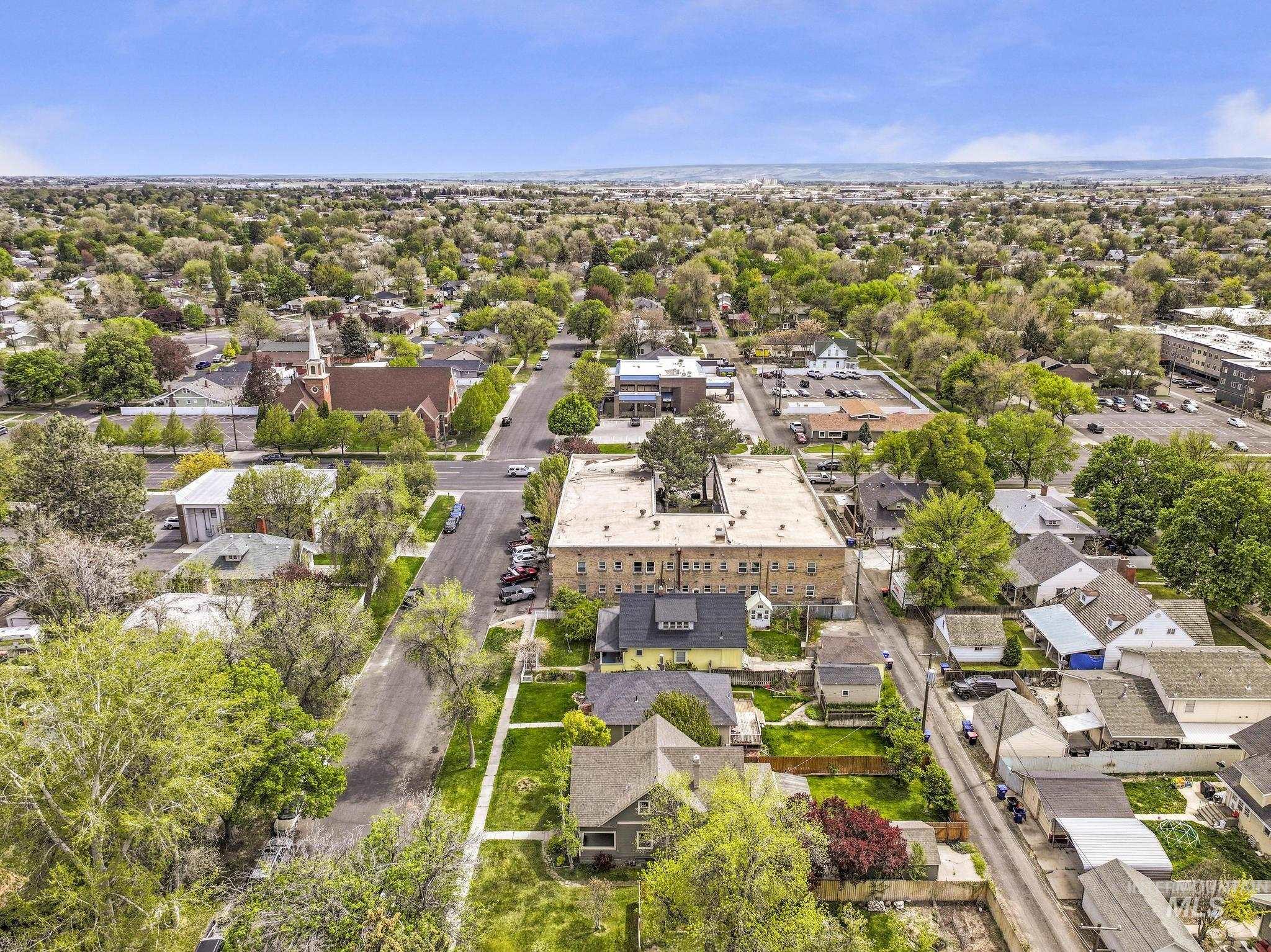 145 9th Ave N, Twin Falls, Idaho 83301, 4 Bedrooms, 2 Bathrooms, Residential For Sale, Price $350,000,MLS 98983696