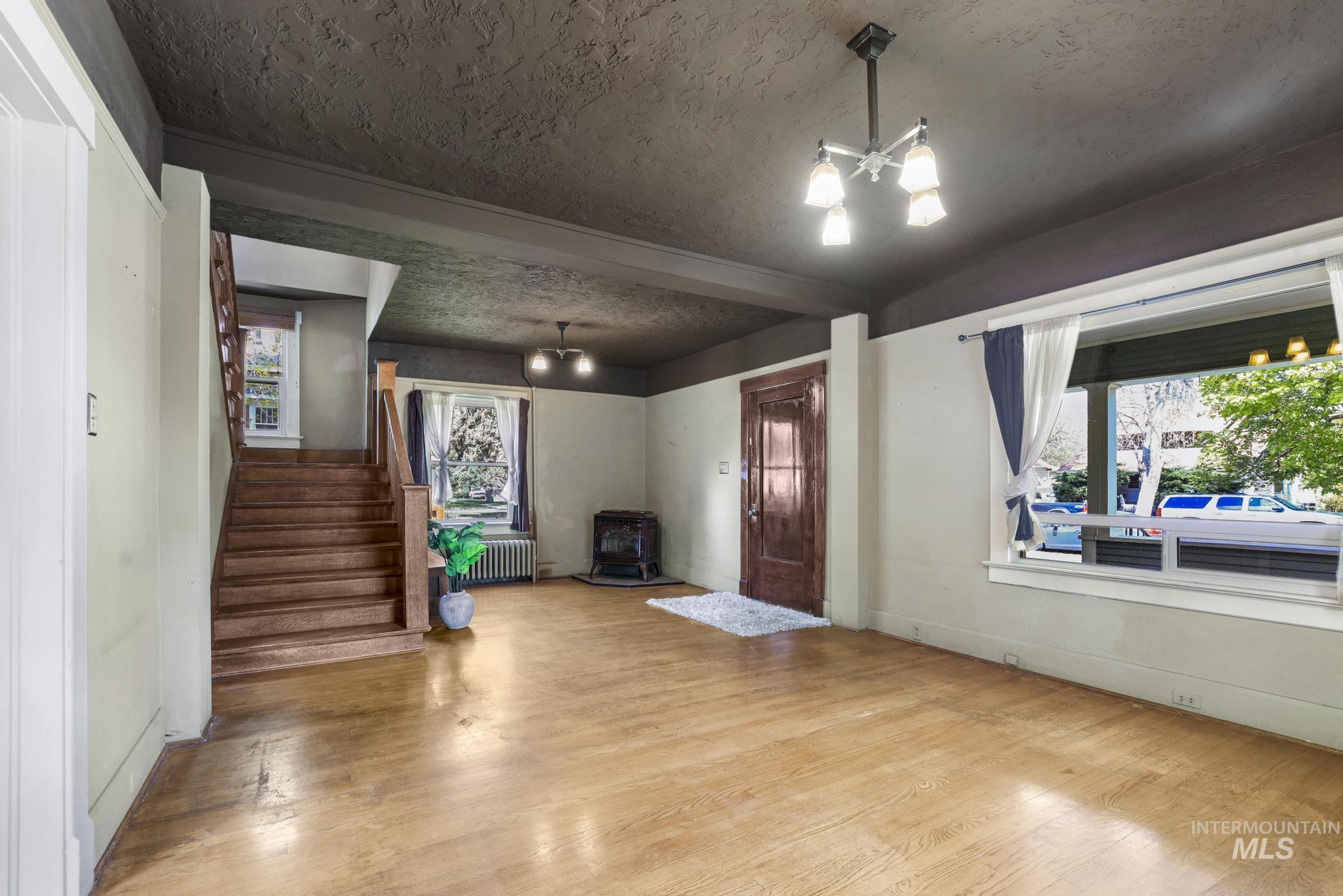 145 9th Ave N, Twin Falls, Idaho 83301, 4 Bedrooms, 2 Bathrooms, Residential For Sale, Price $350,000,MLS 98983696