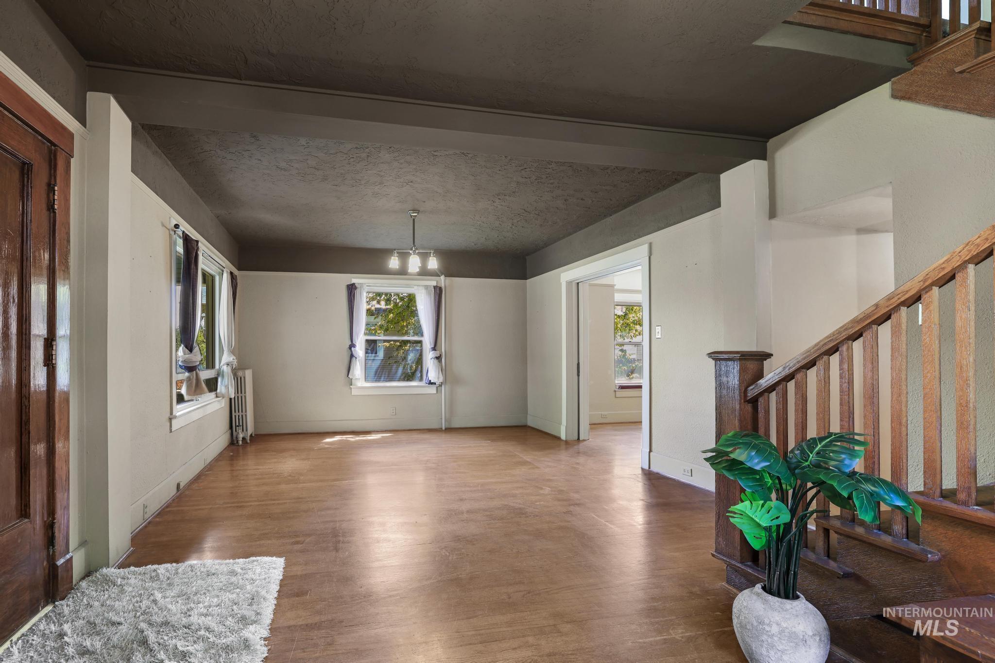 145 9th Ave N, Twin Falls, Idaho 83301, 4 Bedrooms, 2 Bathrooms, Residential For Sale, Price $350,000,MLS 98983696