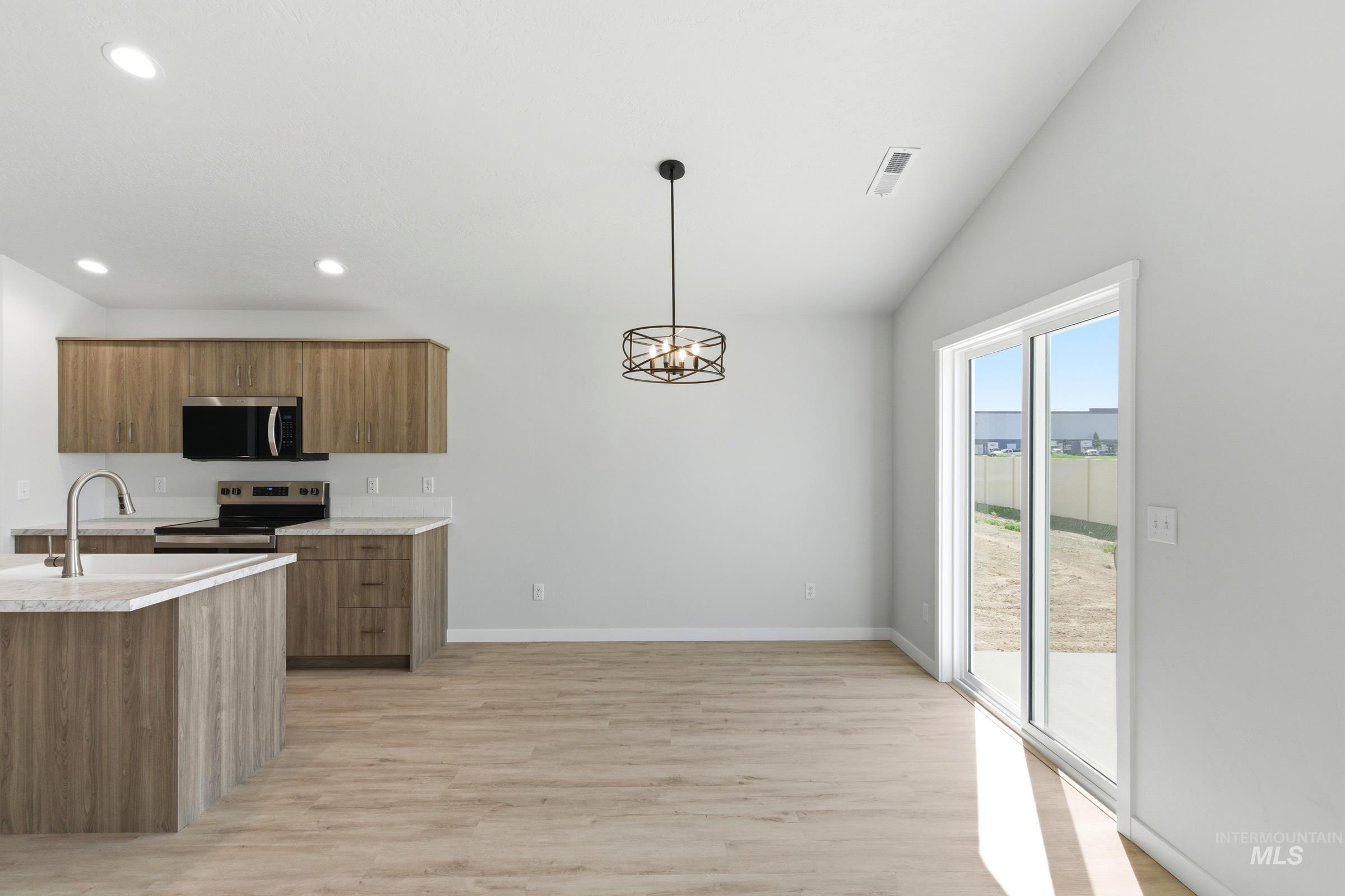 4116 Austin St, Caldwell, Idaho 83605, 3 Bedrooms, 2 Bathrooms, Residential For Sale, Price $414,990, 98983697