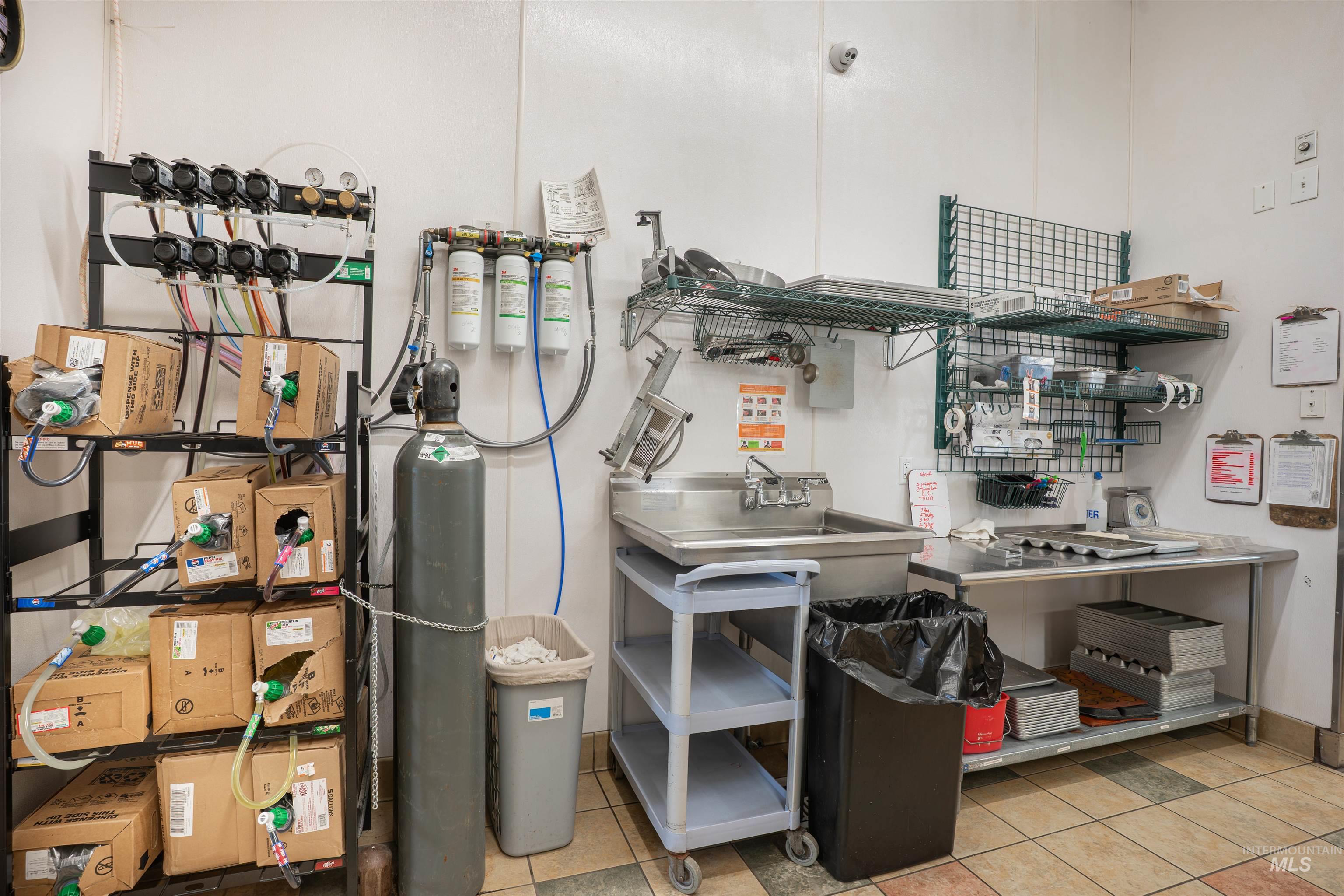 573 S Idaho St, Wendell, Idaho 83355-5242, Business/Commercial For Sale, Price $900,000, 98983702