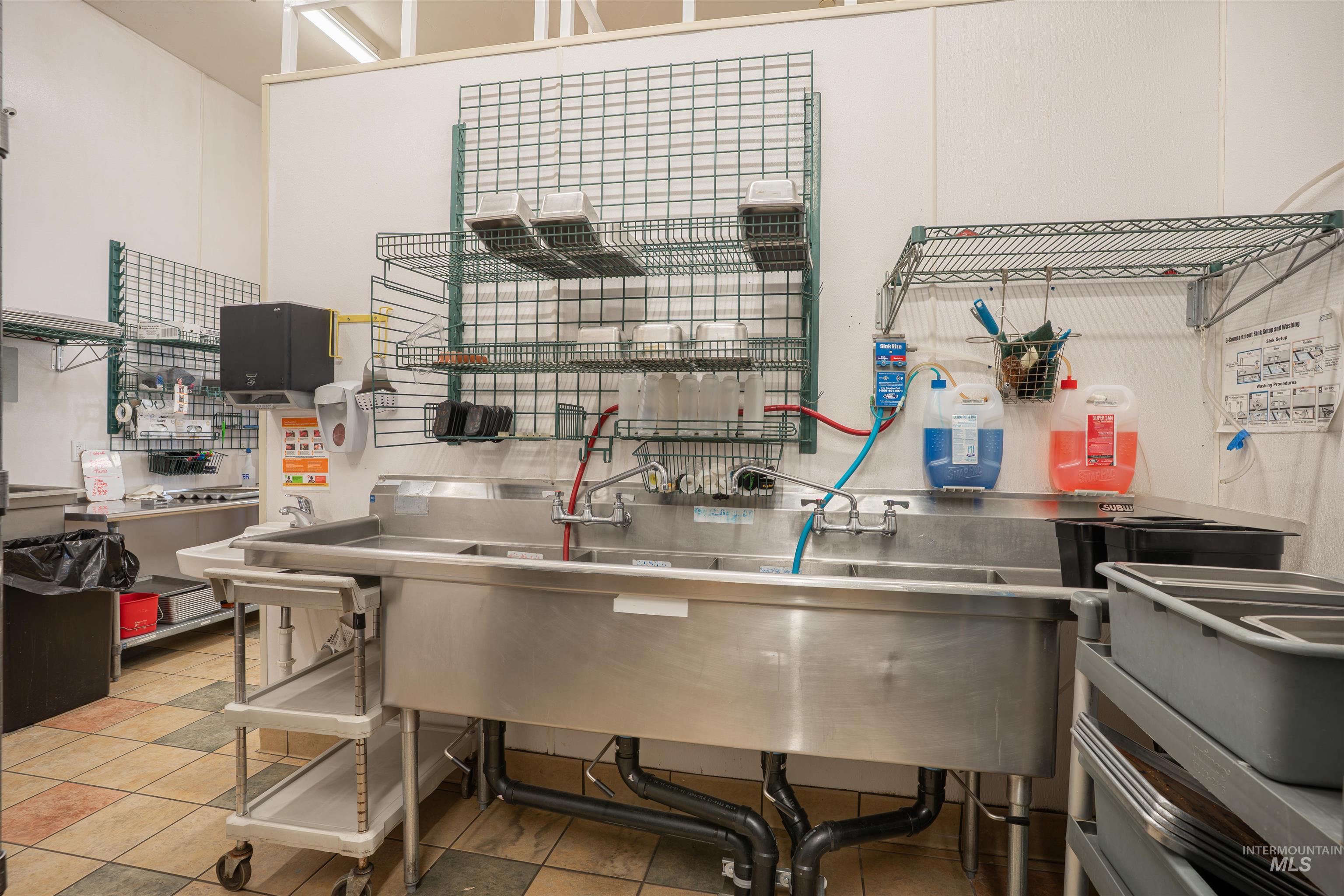 573 S Idaho St, Wendell, Idaho 83355-5242, Business/Commercial For Sale, Price $900,000, 98983702