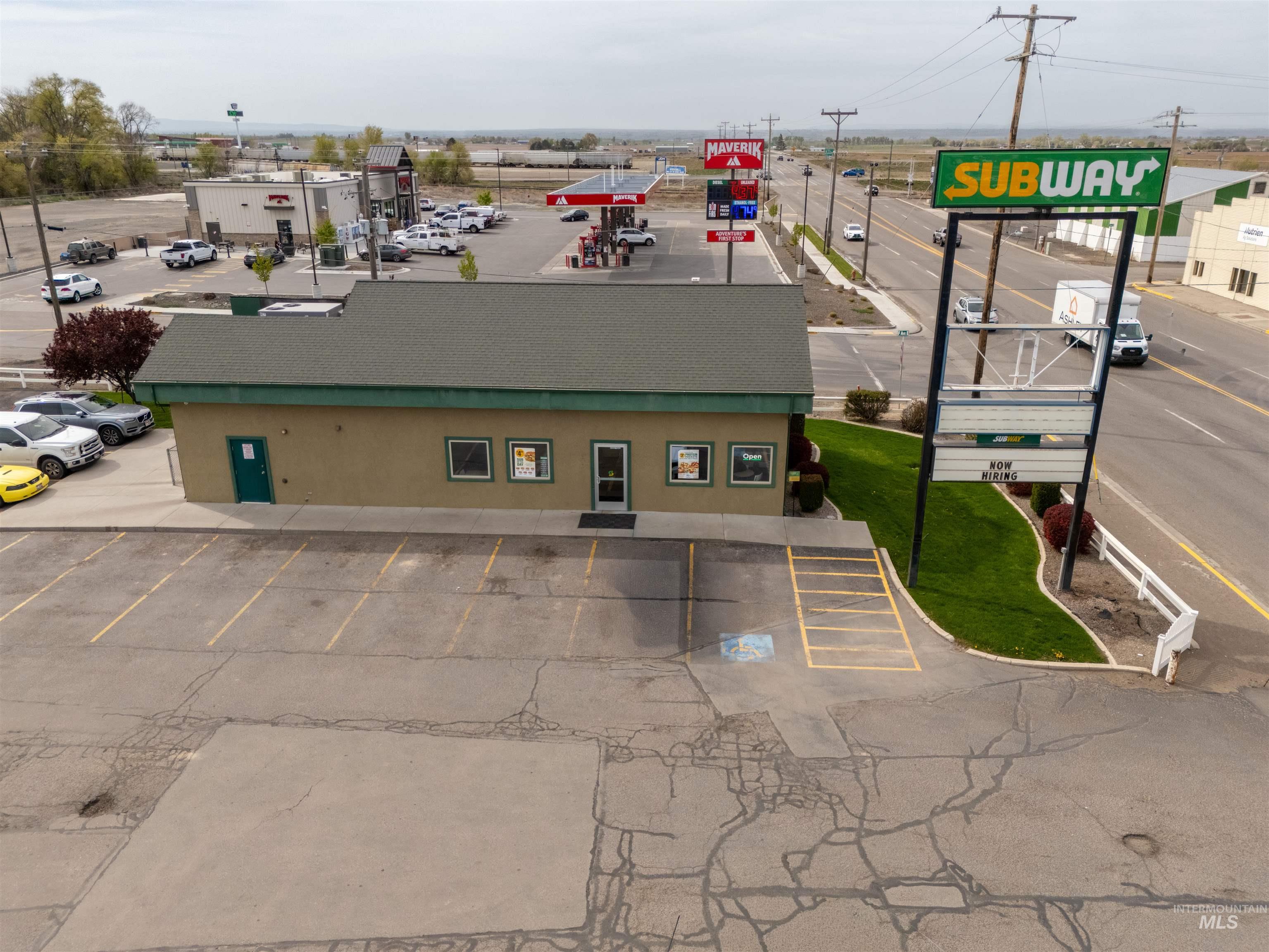 573 S Idaho St, Wendell, Idaho 83355-5242, Business/Commercial For Sale, Price $900,000, 98983702