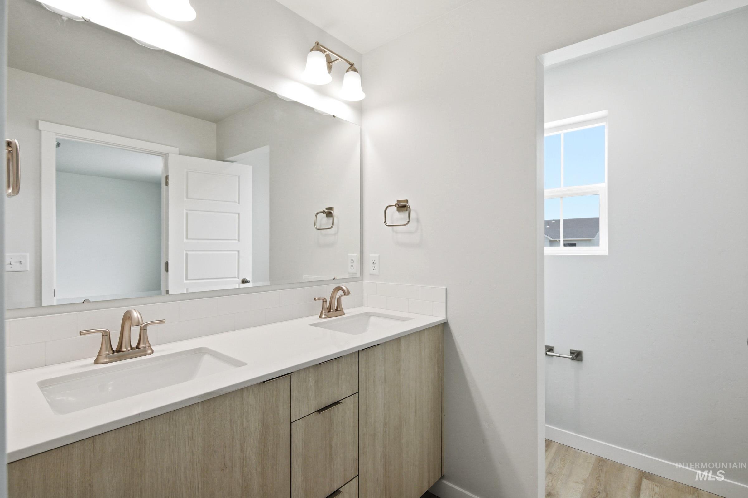 10770 Rutland St, Caldwell, Idaho 83605, 3 Bedrooms, 2.5 Bathrooms, Residential For Sale, Price $374,990,MLS 98983703