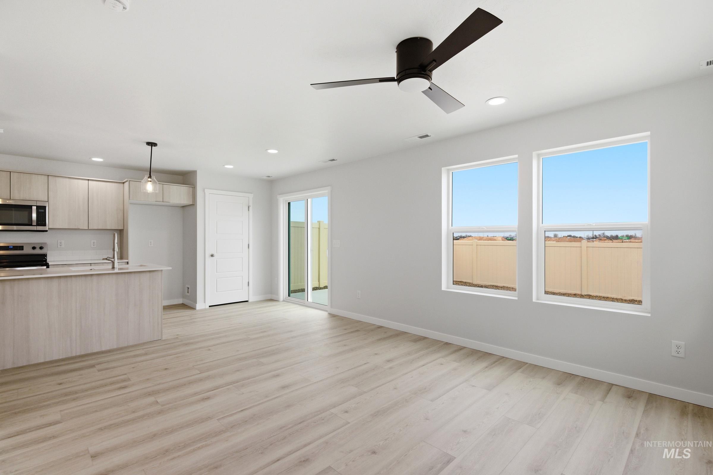 10770 Rutland St, Caldwell, Idaho 83605, 3 Bedrooms, 2.5 Bathrooms, Residential For Sale, Price $374,990,MLS 98983703