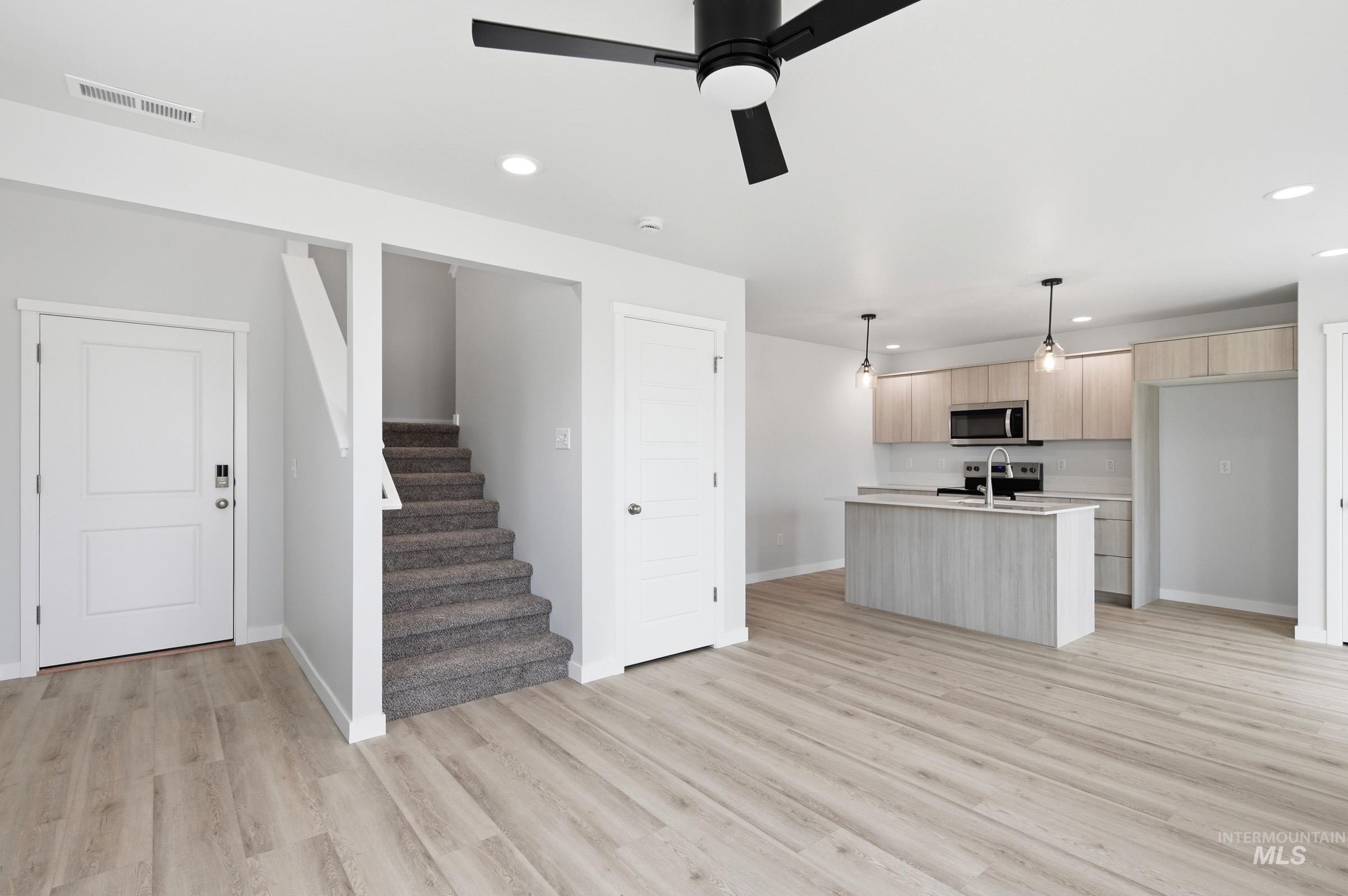 10770 Rutland St, Caldwell, Idaho 83605, 3 Bedrooms, 2.5 Bathrooms, Residential For Sale, Price $374,990,MLS 98983703