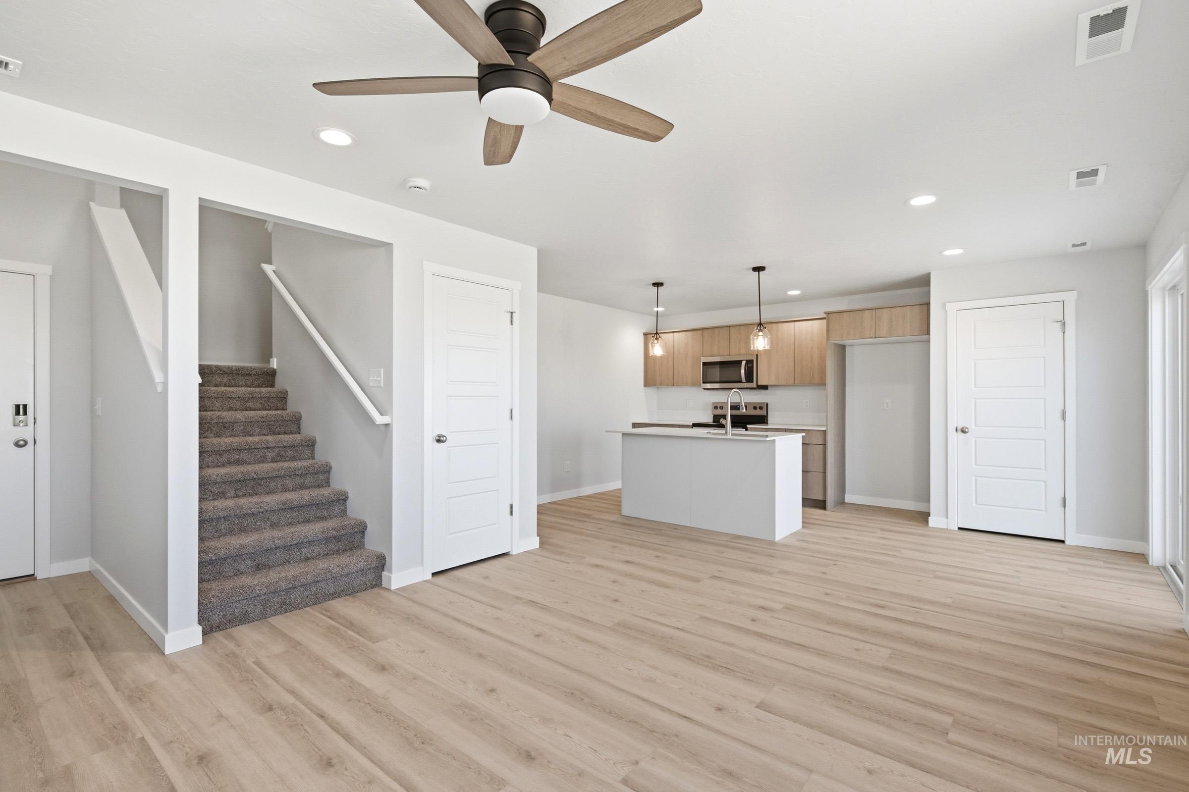 10794 Rutland St, Caldwell, Idaho 83605, 3 Bedrooms, 2.5 Bathrooms, Residential For Sale, Price $375,990,MLS 98983704