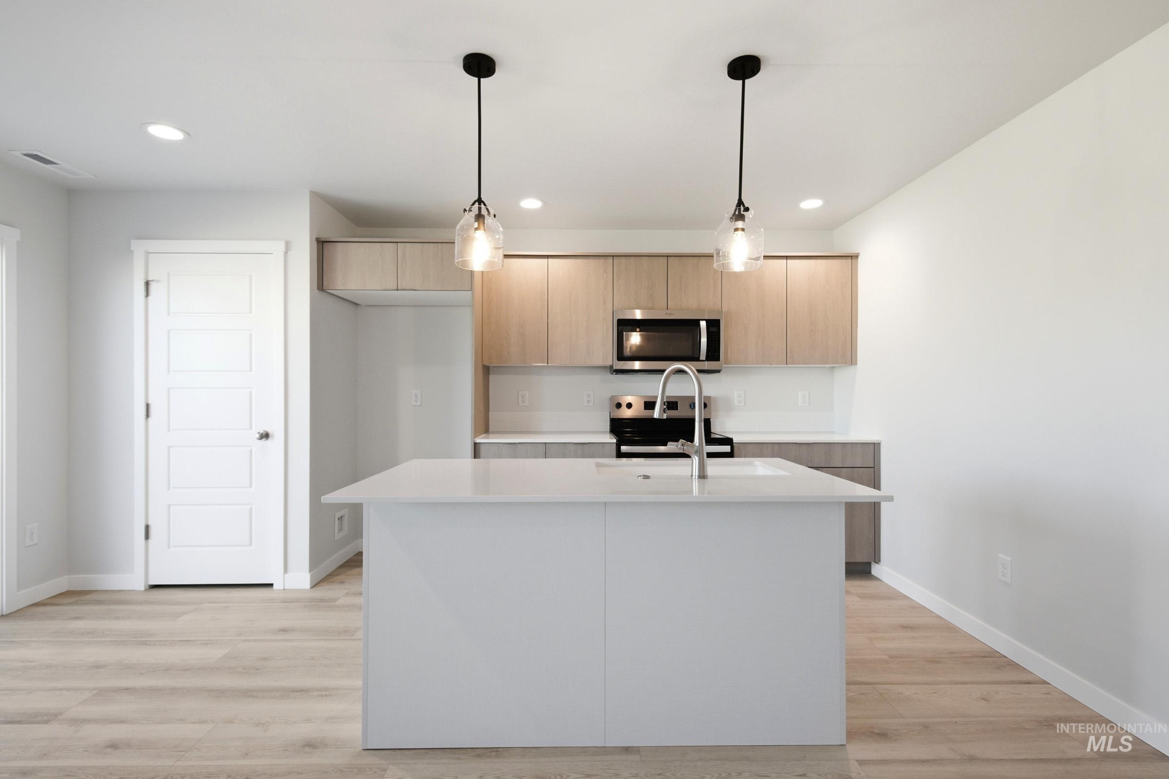 10800 Rutland St, Caldwell, Idaho 83605, 3 Bedrooms, 2.5 Bathrooms, Residential For Sale, Price $370,990,MLS 98983705