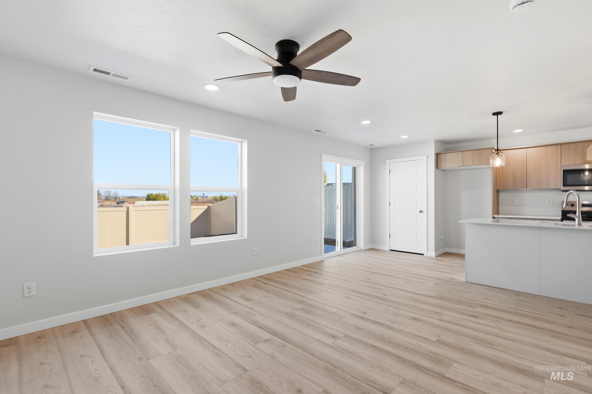 10800 Rutland St, Caldwell, Idaho 83605, 3 Bedrooms, 2.5 Bathrooms, Residential For Sale, Price $370,990,MLS 98983705