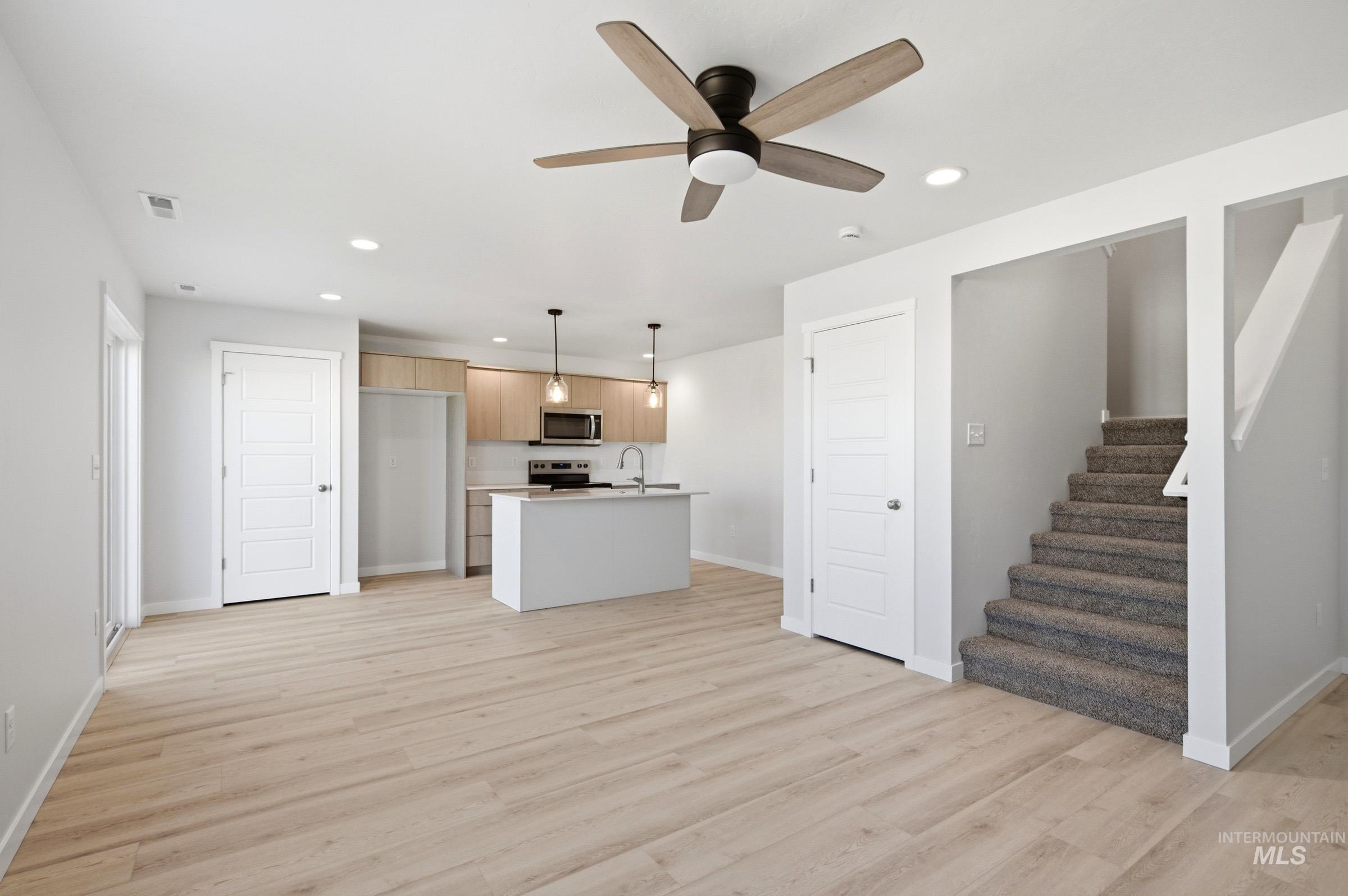 10800 Rutland St, Caldwell, Idaho 83605, 3 Bedrooms, 2.5 Bathrooms, Residential For Sale, Price $370,990,MLS 98983705