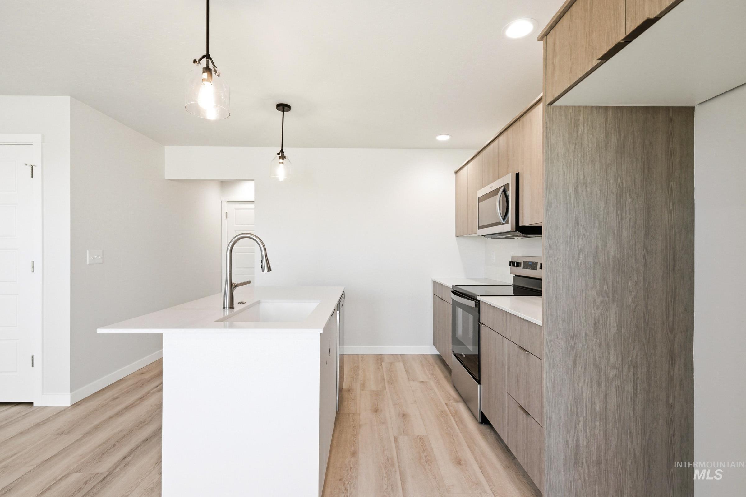 10806 Rutland St, Caldwell, Idaho 83605, 3 Bedrooms, 2.5 Bathrooms, Residential For Sale, Price $371,990,MLS 98983706