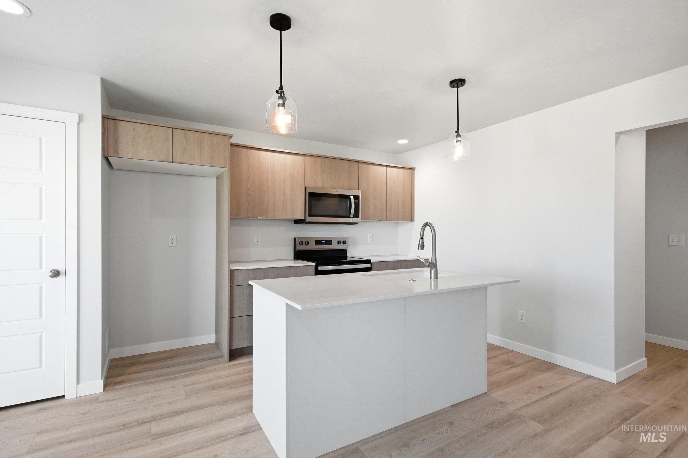 10812 Rutland St, Caldwell, Idaho 83605, 3 Bedrooms, 2.5 Bathrooms, Residential For Sale, Price $376,990,MLS 98983707