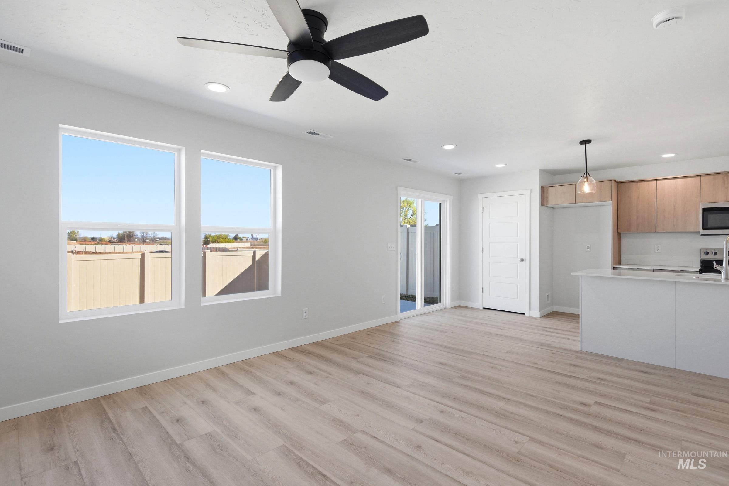 10812 Rutland St, Caldwell, Idaho 83605, 3 Bedrooms, 2.5 Bathrooms, Residential For Sale, Price $376,990,MLS 98983707