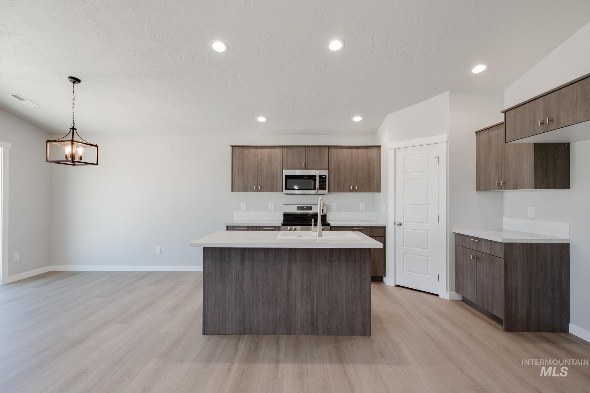 488 Waverly Ave, Middleton, Idaho 83644, 3 Bedrooms, 2 Bathrooms, Residential For Sale, Price $409,990, 98983708