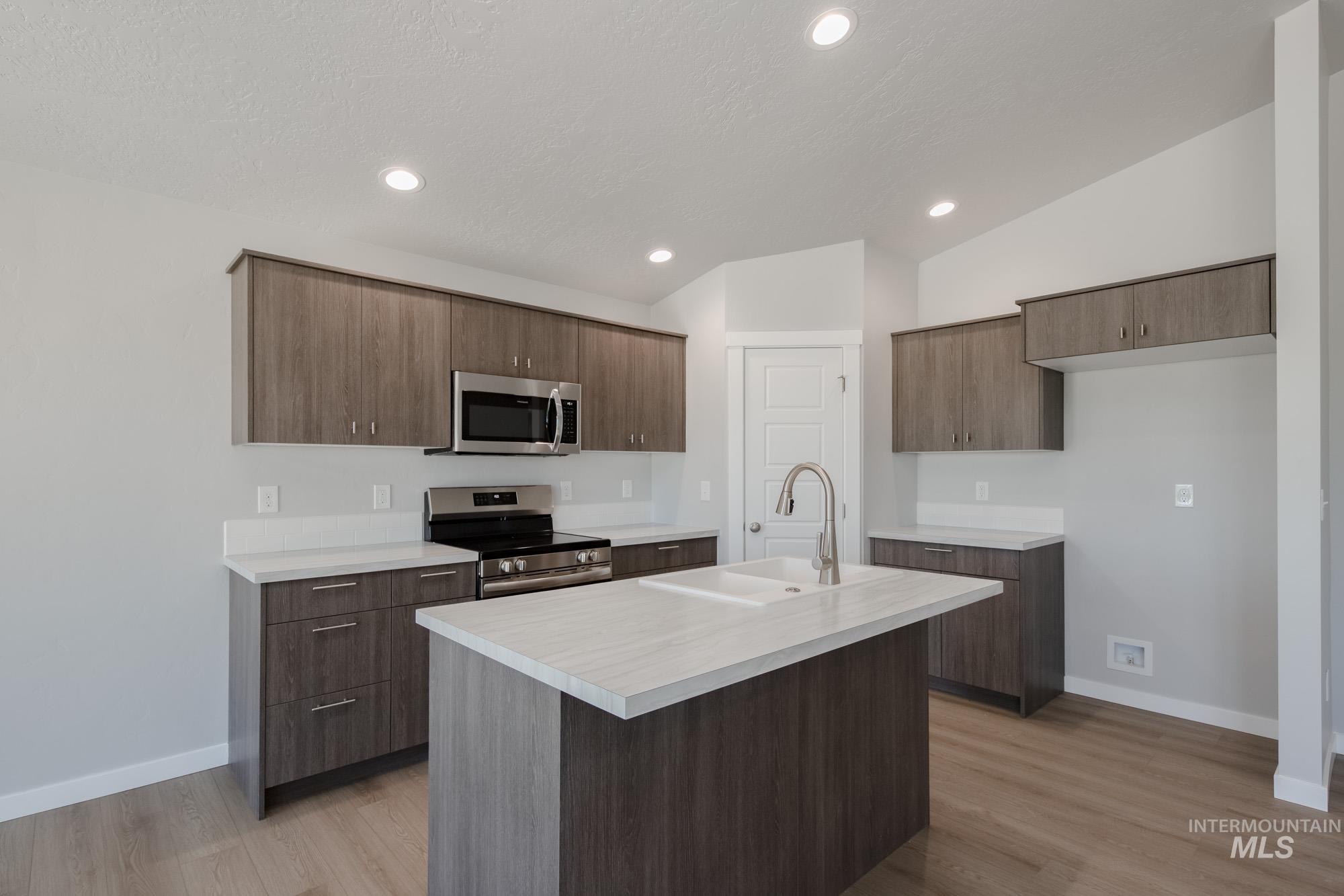 488 Waverly Ave, Middleton, Idaho 83644, 3 Bedrooms, 2 Bathrooms, Residential For Sale, Price $409,990, 98983708