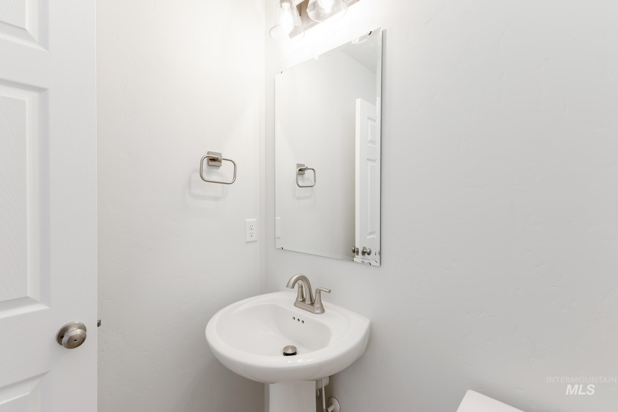 2941 W Taiban Creek Dr, Kuna, Idaho 83634, 4 Bedrooms, 2.5 Bathrooms, Residential For Sale, Price $474,990, 98983712