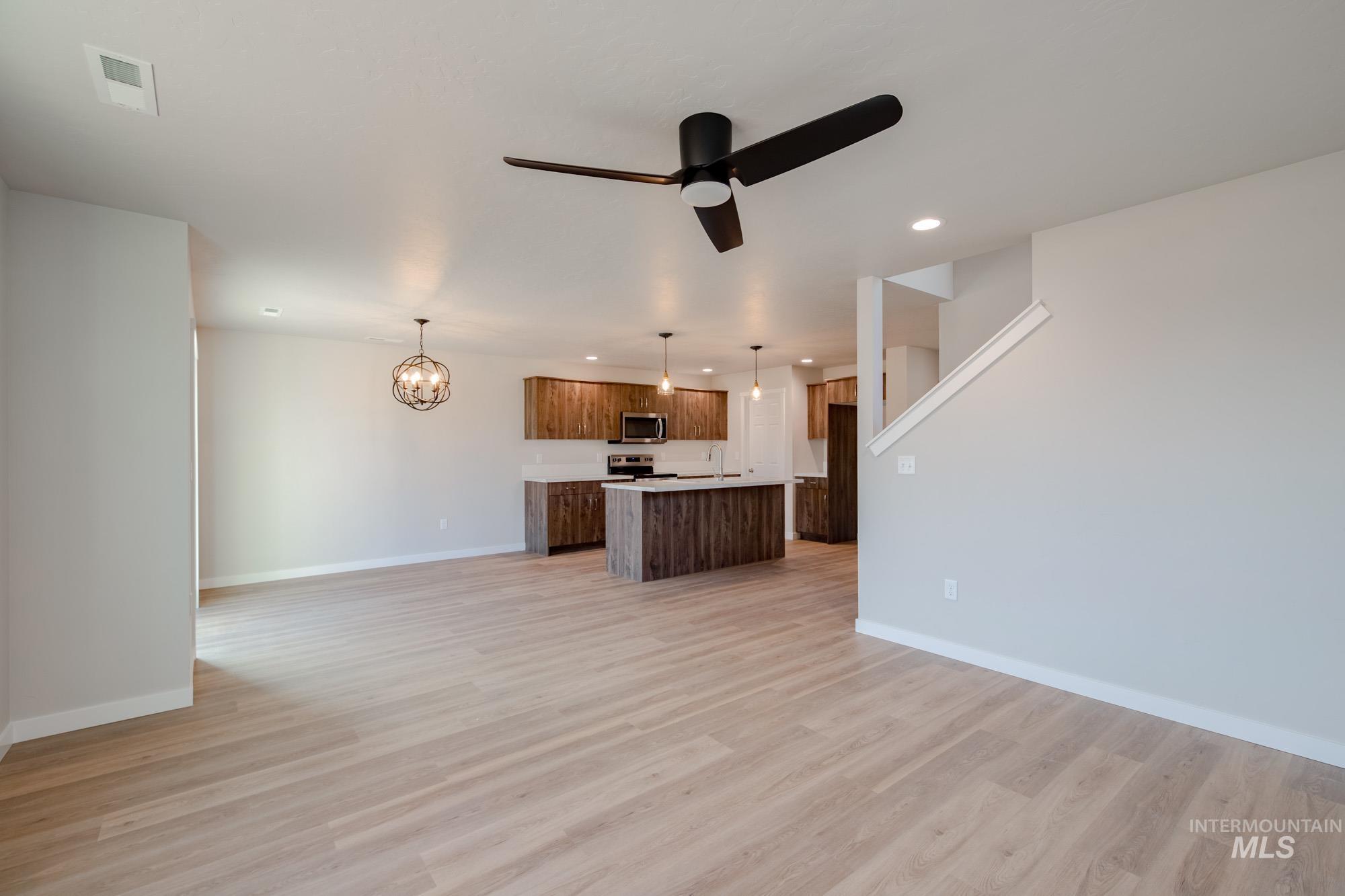 2927 W Taiban Creek Dr, Kuna, Idaho 83634, 3 Bedrooms, 2.5 Bathrooms, Residential For Sale, Price $428,990, 98983713