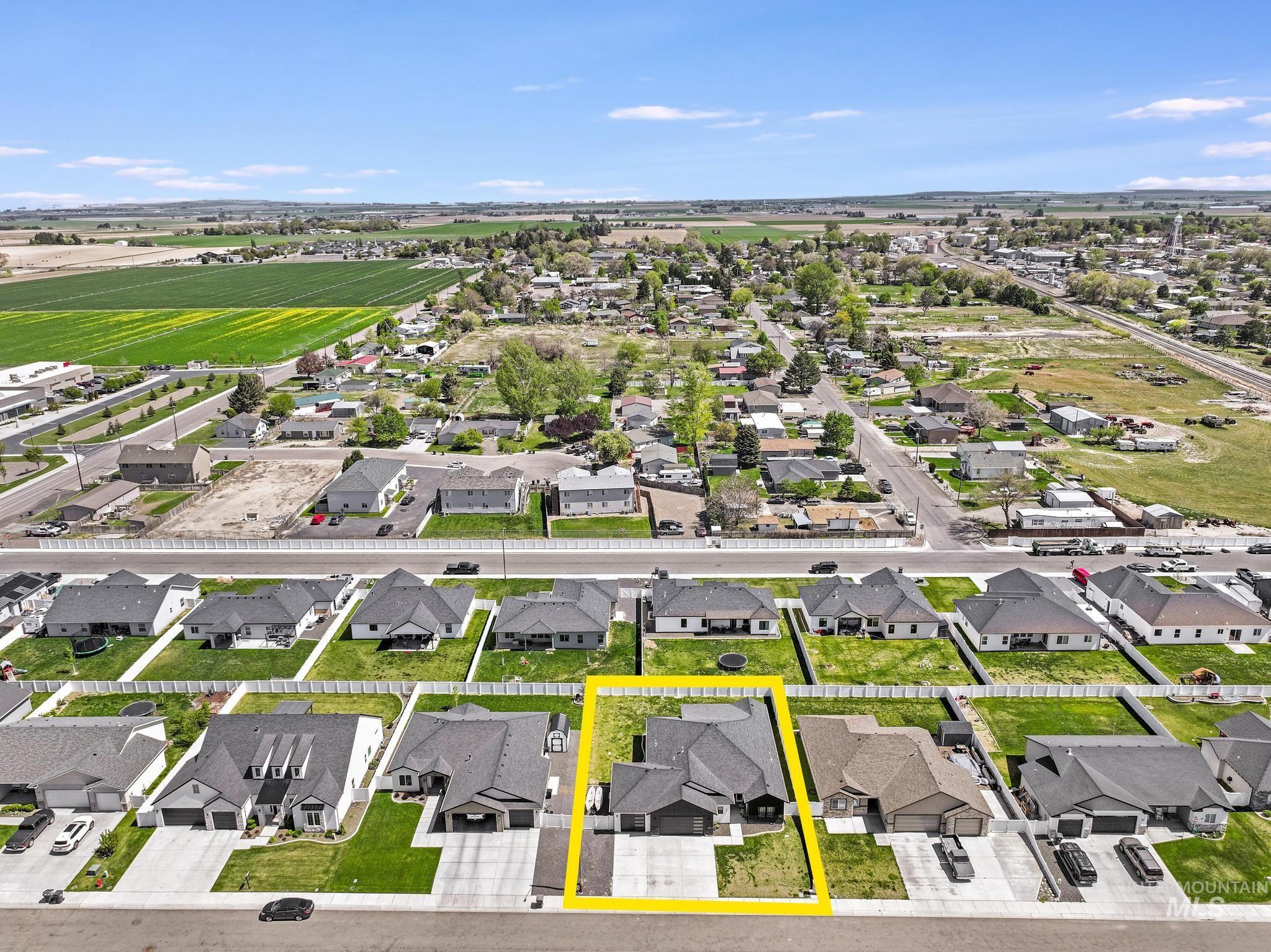 850 Cottonridge Way, Kimberly, Idaho 83341-5193, 3 Bedrooms, 2.5 Bathrooms, Residential For Sale, Price $539,900,MLS 98983717