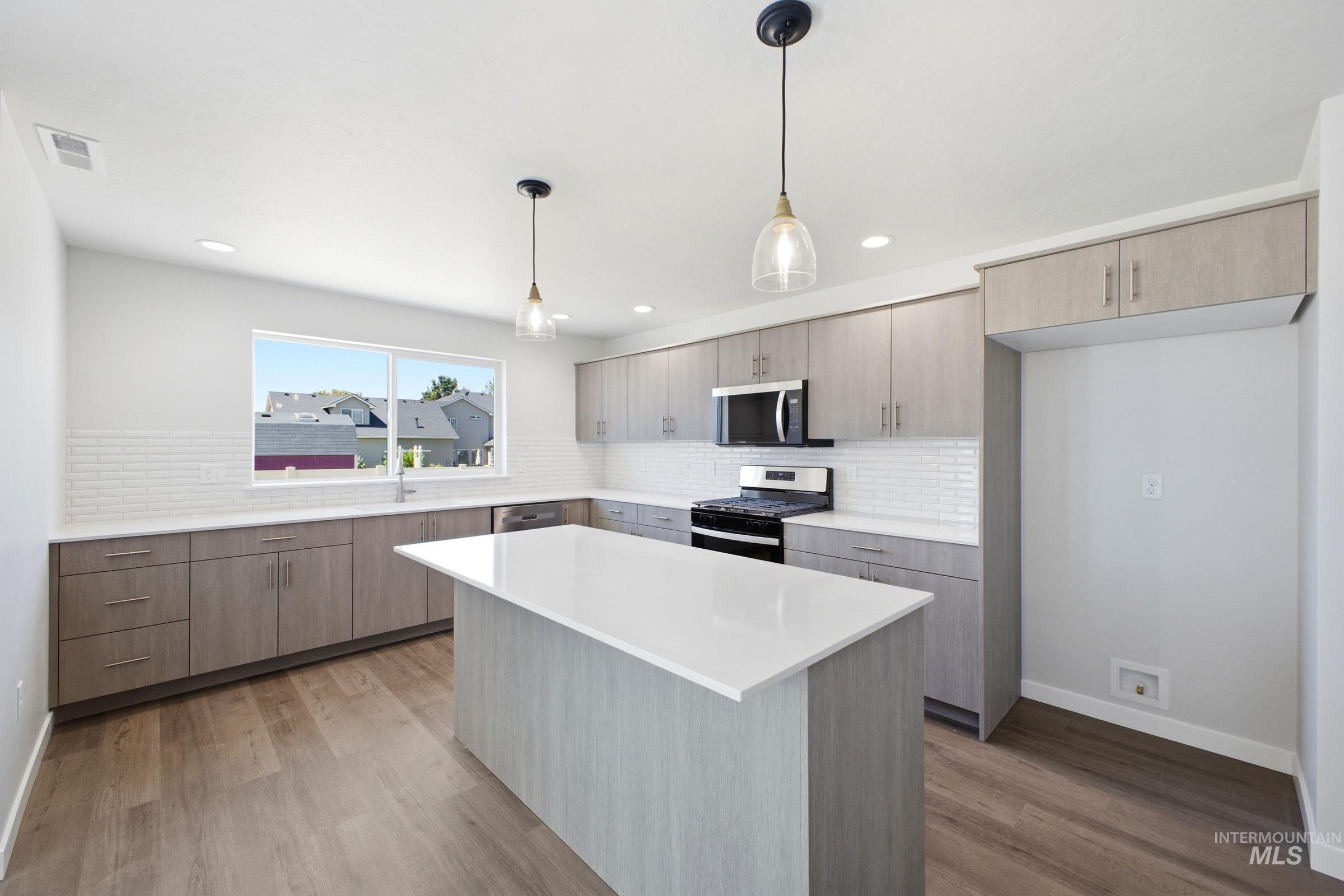 8441 S Tyrion Way, Kuna, Idaho 83634, 5 Bedrooms, 2.5 Bathrooms, Residential For Sale, Price $554,990, 98983718