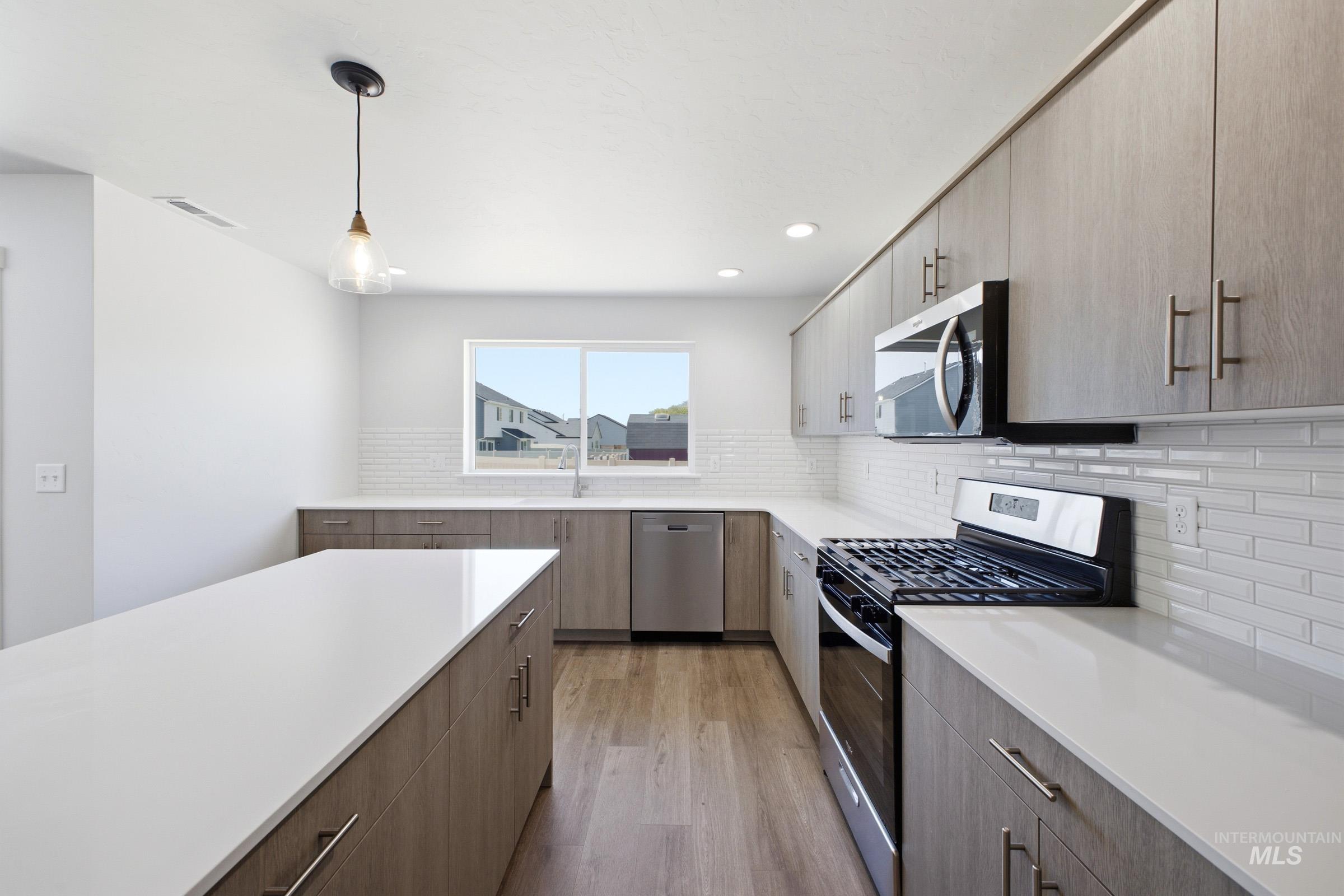 8441 S Tyrion Way, Kuna, Idaho 83634, 5 Bedrooms, 2.5 Bathrooms, Residential For Sale, Price $554,990, 98983718