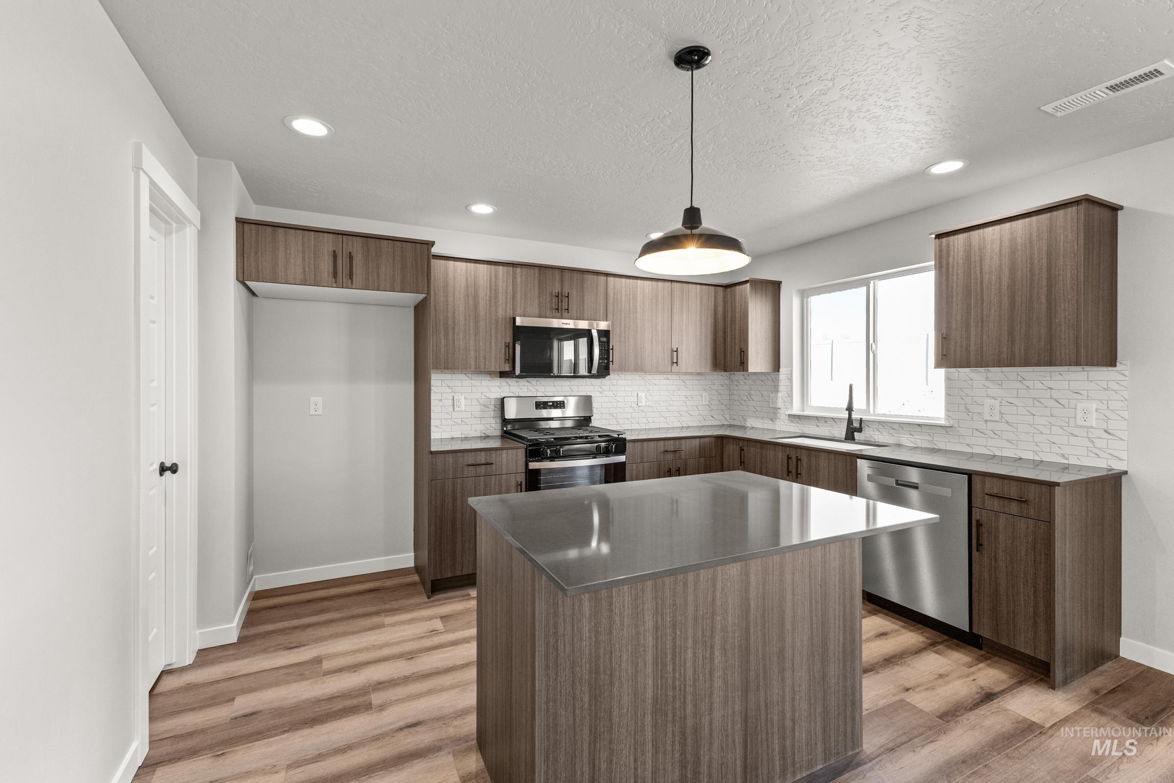 8423 S Tyrion Way, Kuna, Idaho 83634, 4 Bedrooms, 2.5 Bathrooms, Residential For Sale, Price $489,990,MLS 98983720