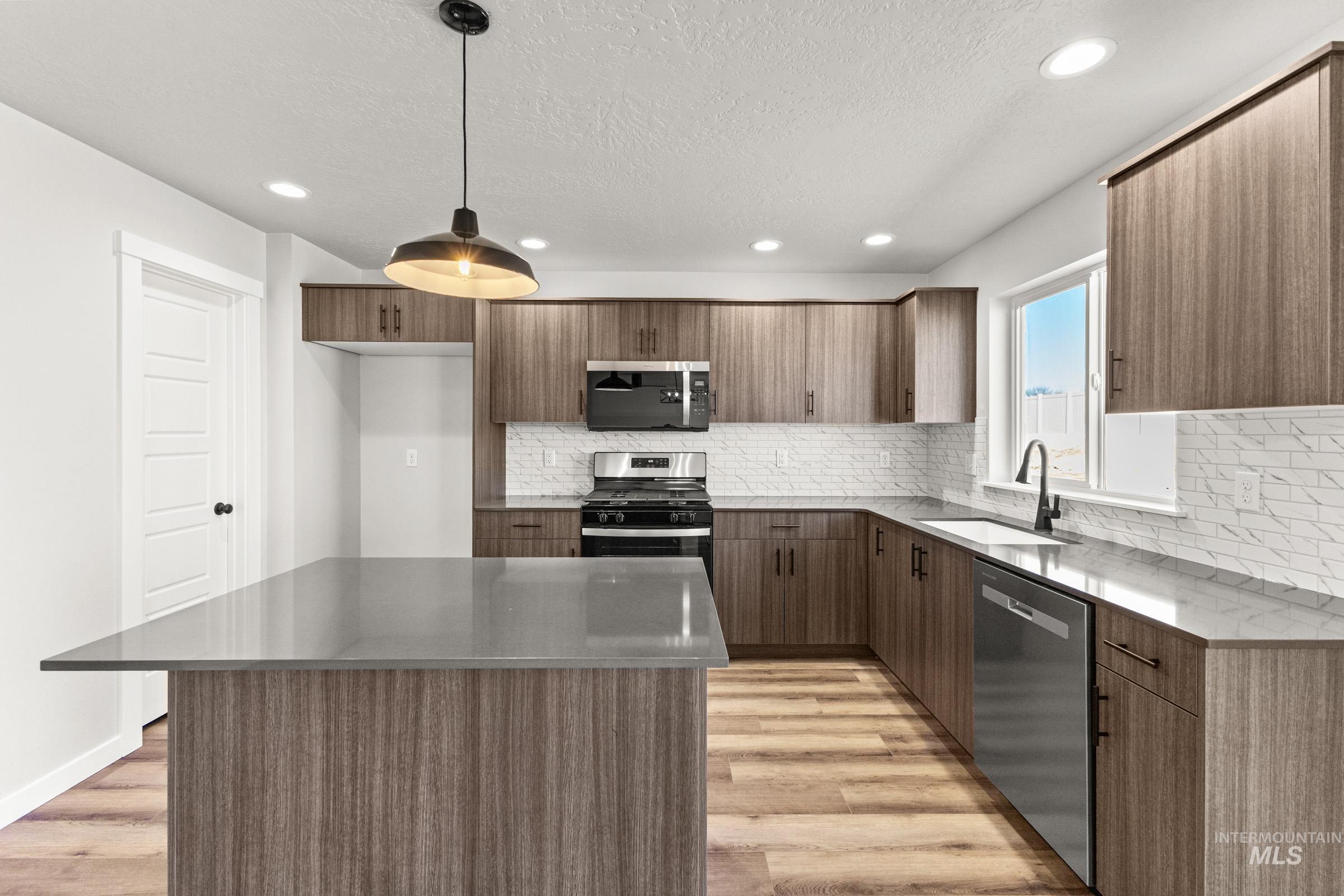 8423 S Tyrion Way, Kuna, Idaho 83634, 4 Bedrooms, 2.5 Bathrooms, Residential For Sale, Price $489,990,MLS 98983720