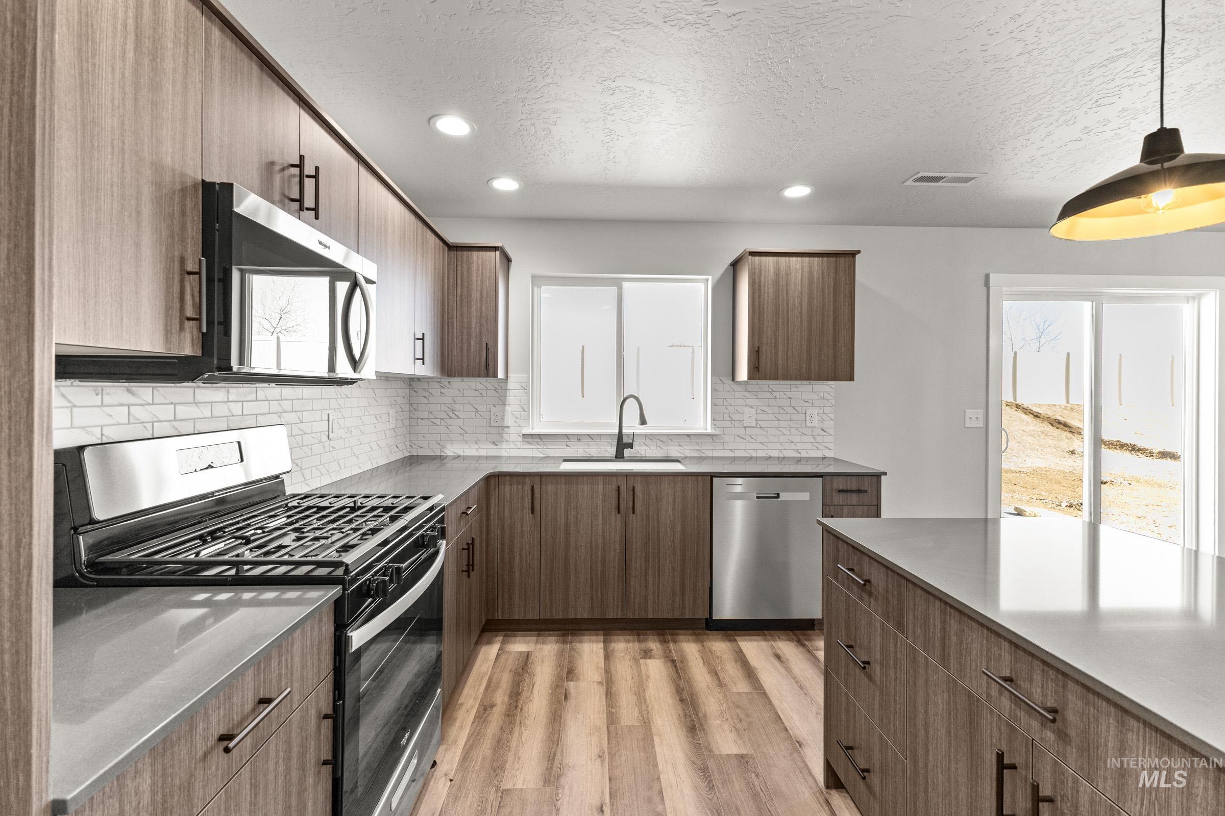 8423 S Tyrion Way, Kuna, Idaho 83634, 4 Bedrooms, 2.5 Bathrooms, Residential For Sale, Price $489,990,MLS 98983720