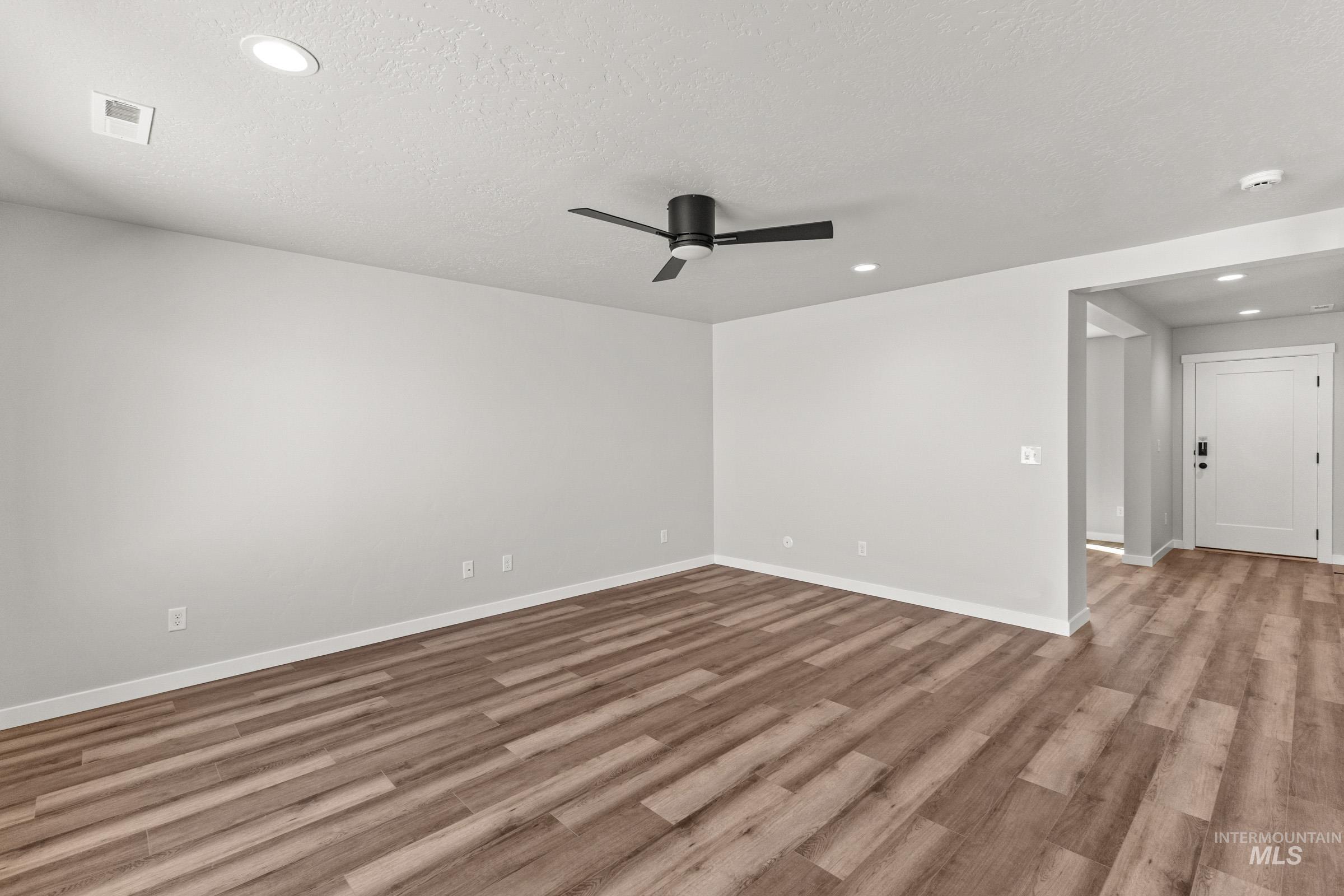 8423 S Tyrion Way, Kuna, Idaho 83634, 4 Bedrooms, 2.5 Bathrooms, Residential For Sale, Price $489,990,MLS 98983720