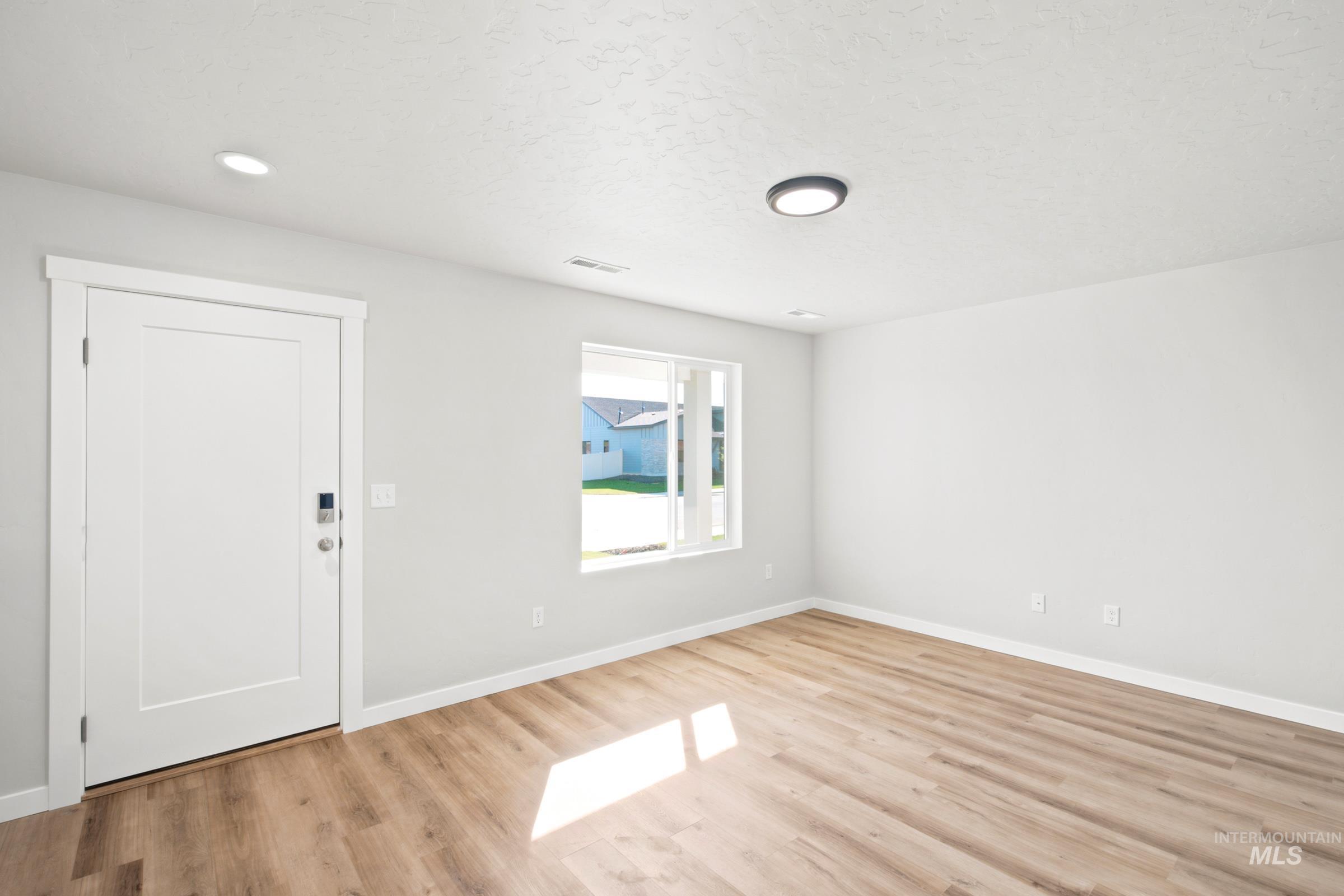 8405 S Tyrion Way, Kuna, Idaho 83634, 5 Bedrooms, 3 Bathrooms, Residential For Sale, Price $534,990, 98983721