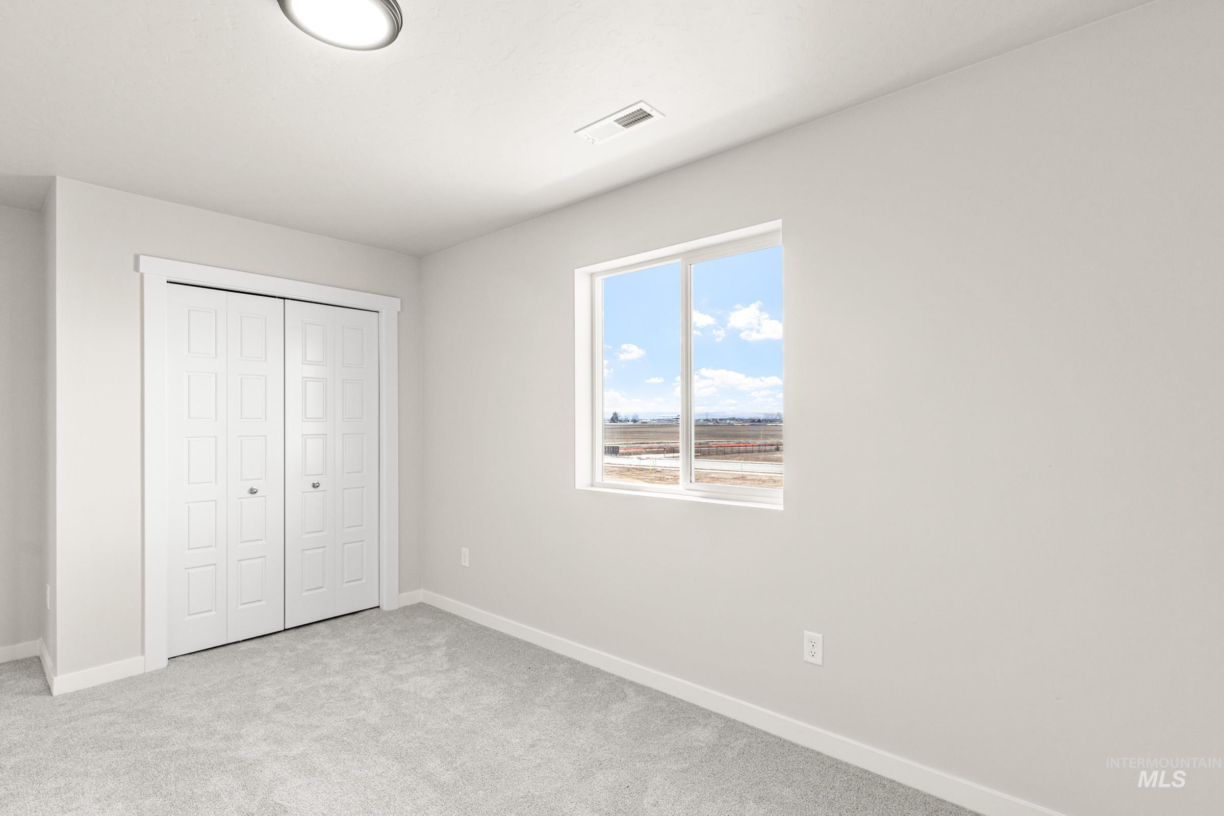 8405 S Tyrion Way, Kuna, Idaho 83634, 5 Bedrooms, 3 Bathrooms, Residential For Sale, Price $539,990,MLS 98983721