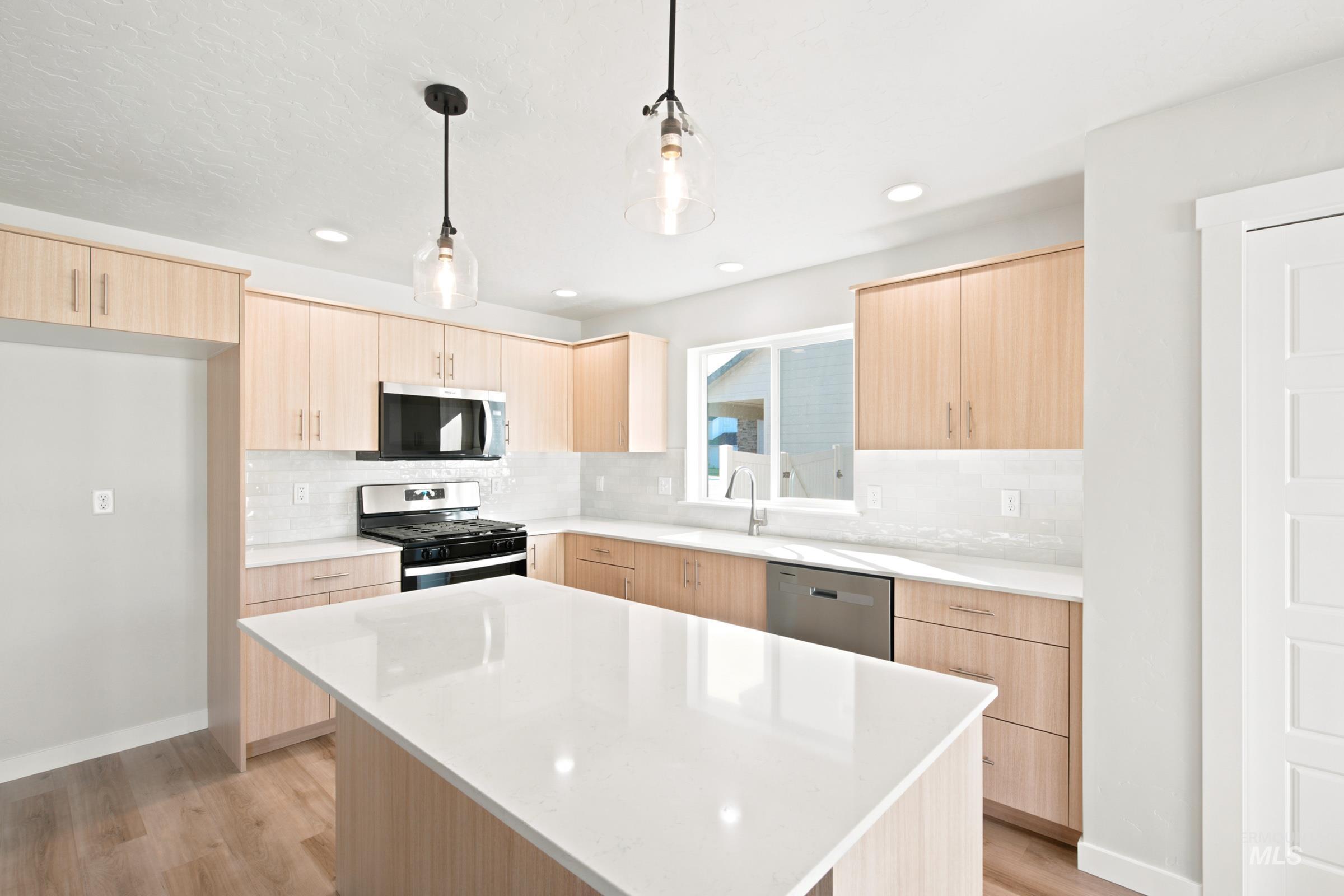 8405 S Tyrion Way, Kuna, Idaho 83634, 5 Bedrooms, 3 Bathrooms, Residential For Sale, Price $534,990, 98983721