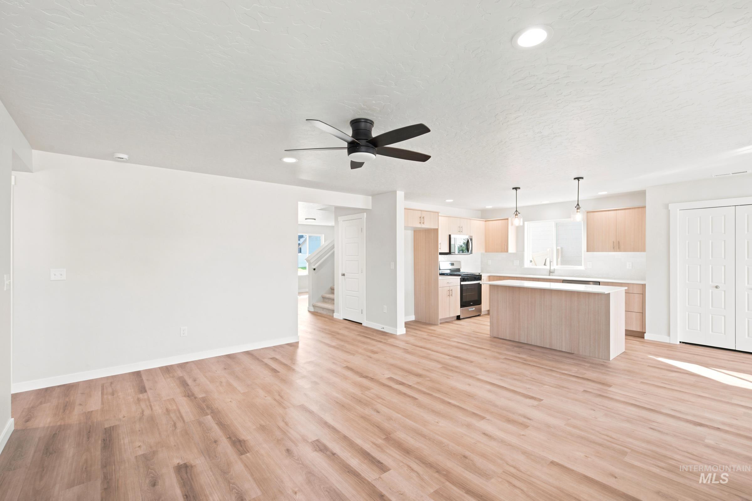 8405 S Tyrion Way, Kuna, Idaho 83634, 5 Bedrooms, 3 Bathrooms, Residential For Sale, Price $534,990, 98983721