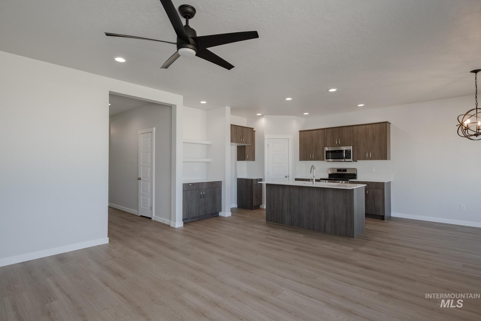 2422 W Baelish Ct, Kuna, Idaho 83634, 3 Bedrooms, 2 Bathrooms, Residential For Sale, Price $489,990,MLS 98983723