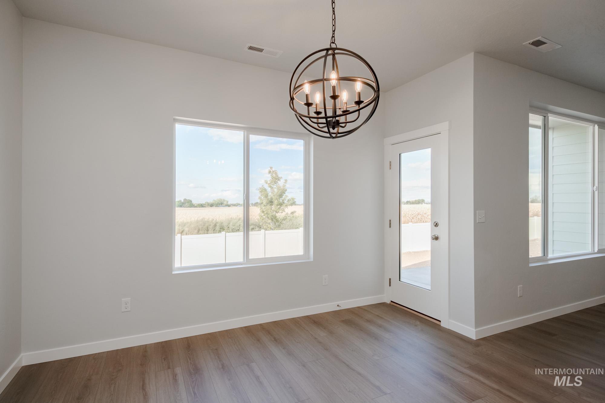 2422 W Baelish Ct, Kuna, Idaho 83634, 3 Bedrooms, 2 Bathrooms, Residential For Sale, Price $489,990,MLS 98983723