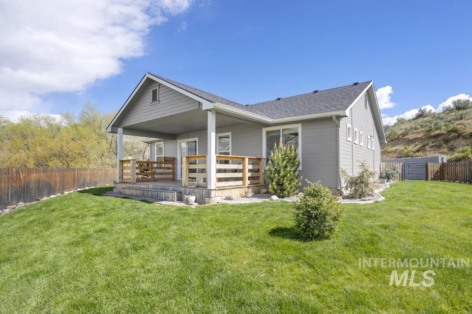 3801 Vista Ridge, New Plymouth, Idaho 83655, 3 Bedrooms, 2 Bathrooms, Residential For Sale, Price $629,000,MLS 98983725