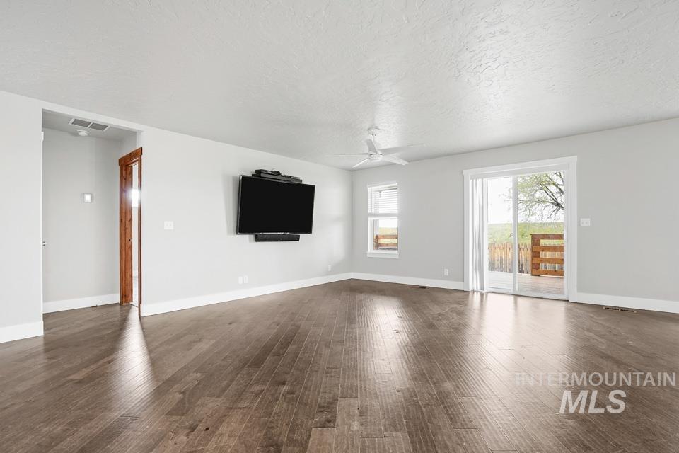 3801 Vista Ridge, New Plymouth, Idaho 83655, 3 Bedrooms, 2 Bathrooms, Residential For Sale, Price $629,000,MLS 98983725