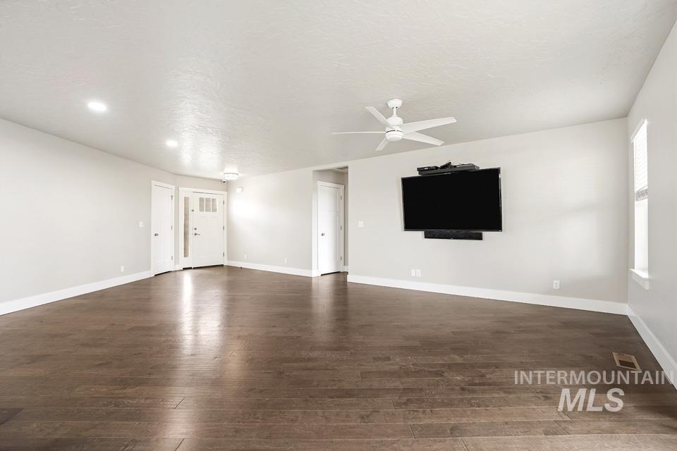 3801 Vista Ridge, New Plymouth, Idaho 83655, 3 Bedrooms, 2 Bathrooms, Residential For Sale, Price $629,000,MLS 98983725