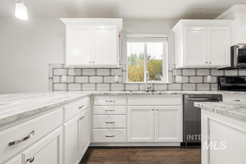 3801 Vista Ridge, New Plymouth, Idaho 83655, 3 Bedrooms, 2 Bathrooms, Residential For Sale, Price $629,000,MLS 98983725